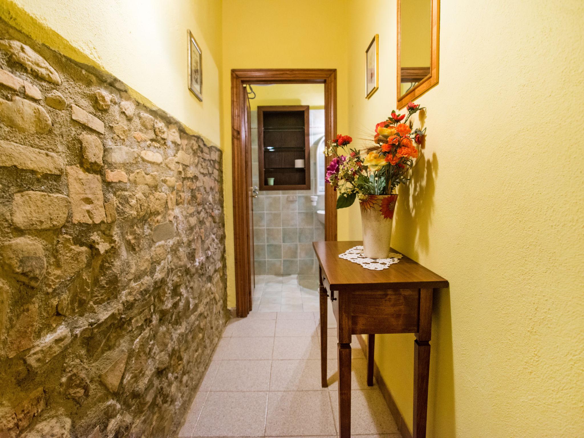 Photo 13 - 1 bedroom Apartment in Montaione with swimming pool and garden