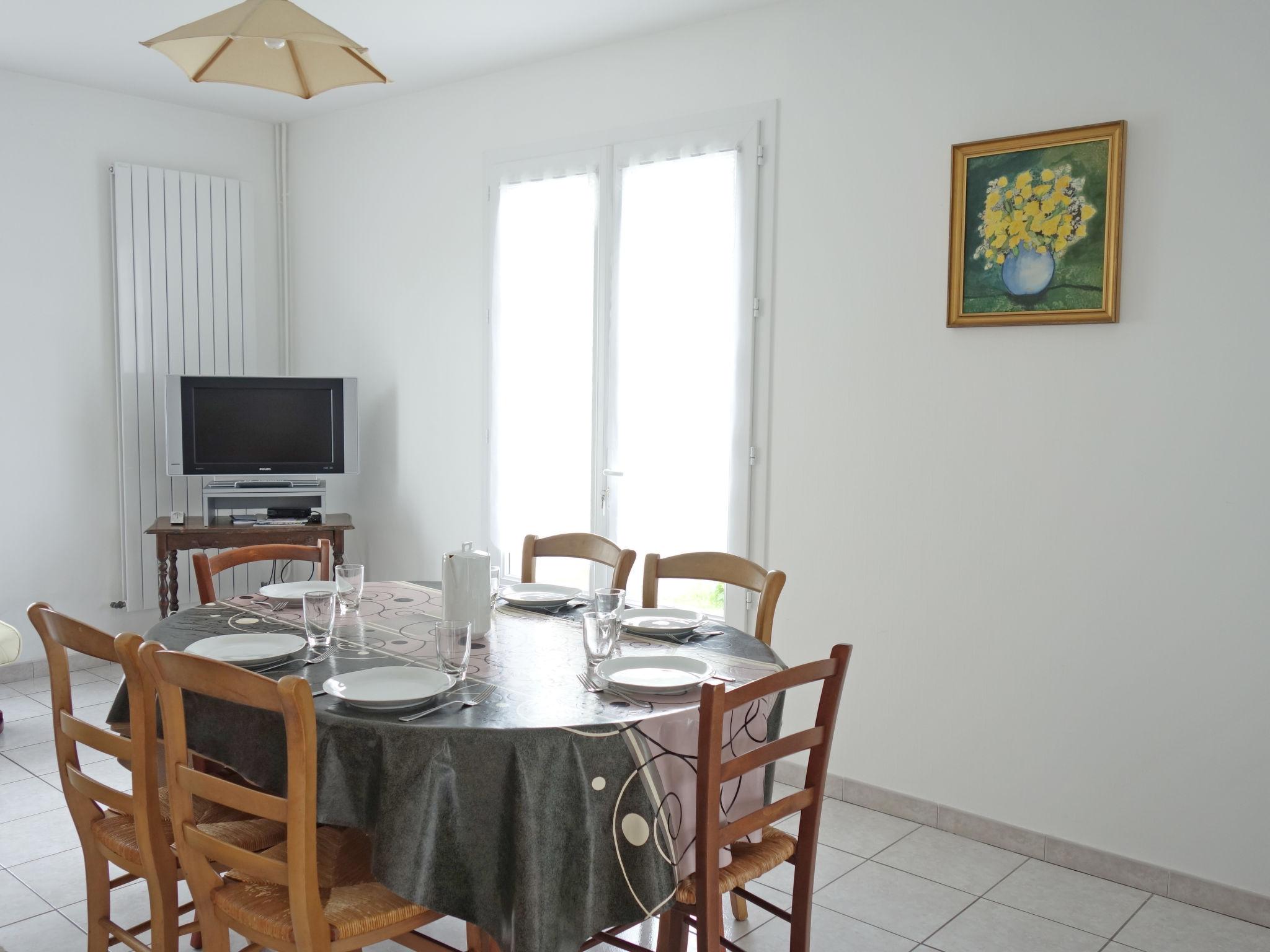Photo 9 - 3 bedroom House in Vaux-sur-Mer with garden and sea view