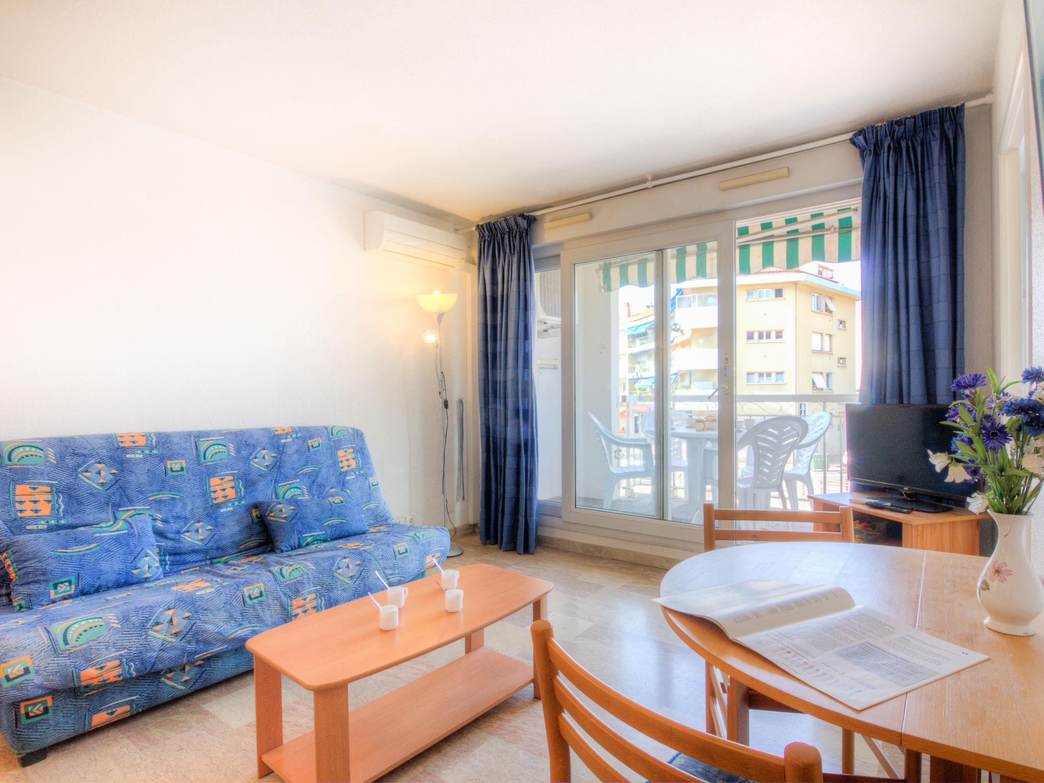 Foto 7 - Apartamento de 1 quarto em Saint-Raphaël com terraço e vistas do mar