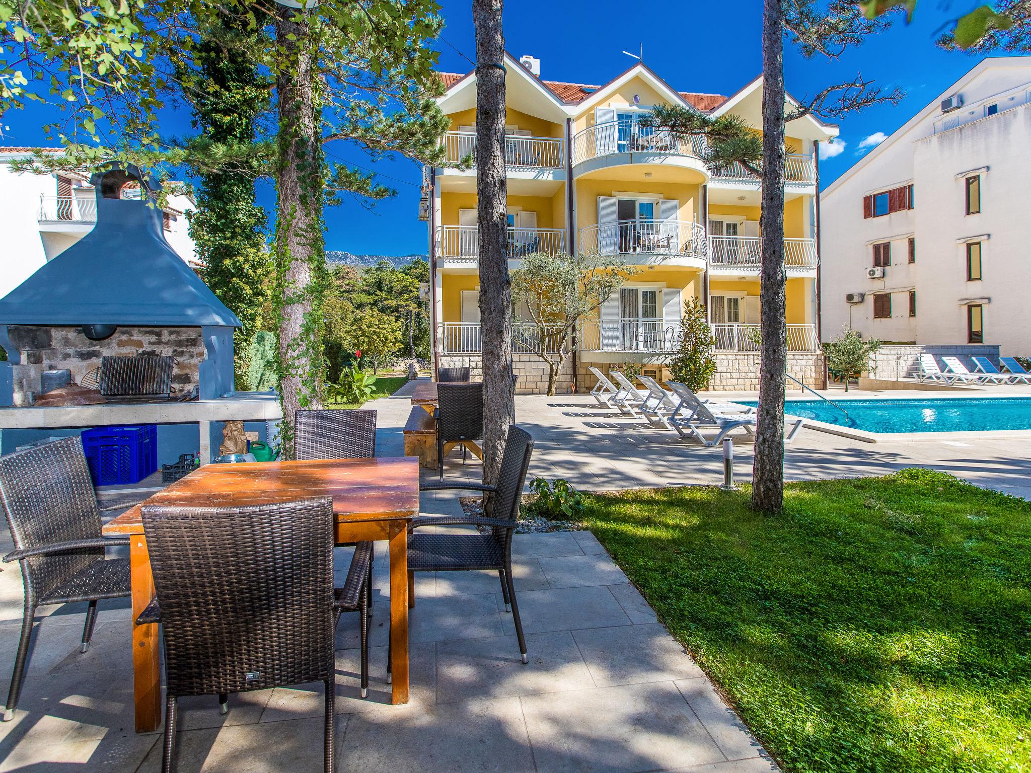 Foto 5 - Appartamento a Crikvenica con piscina e vista mare