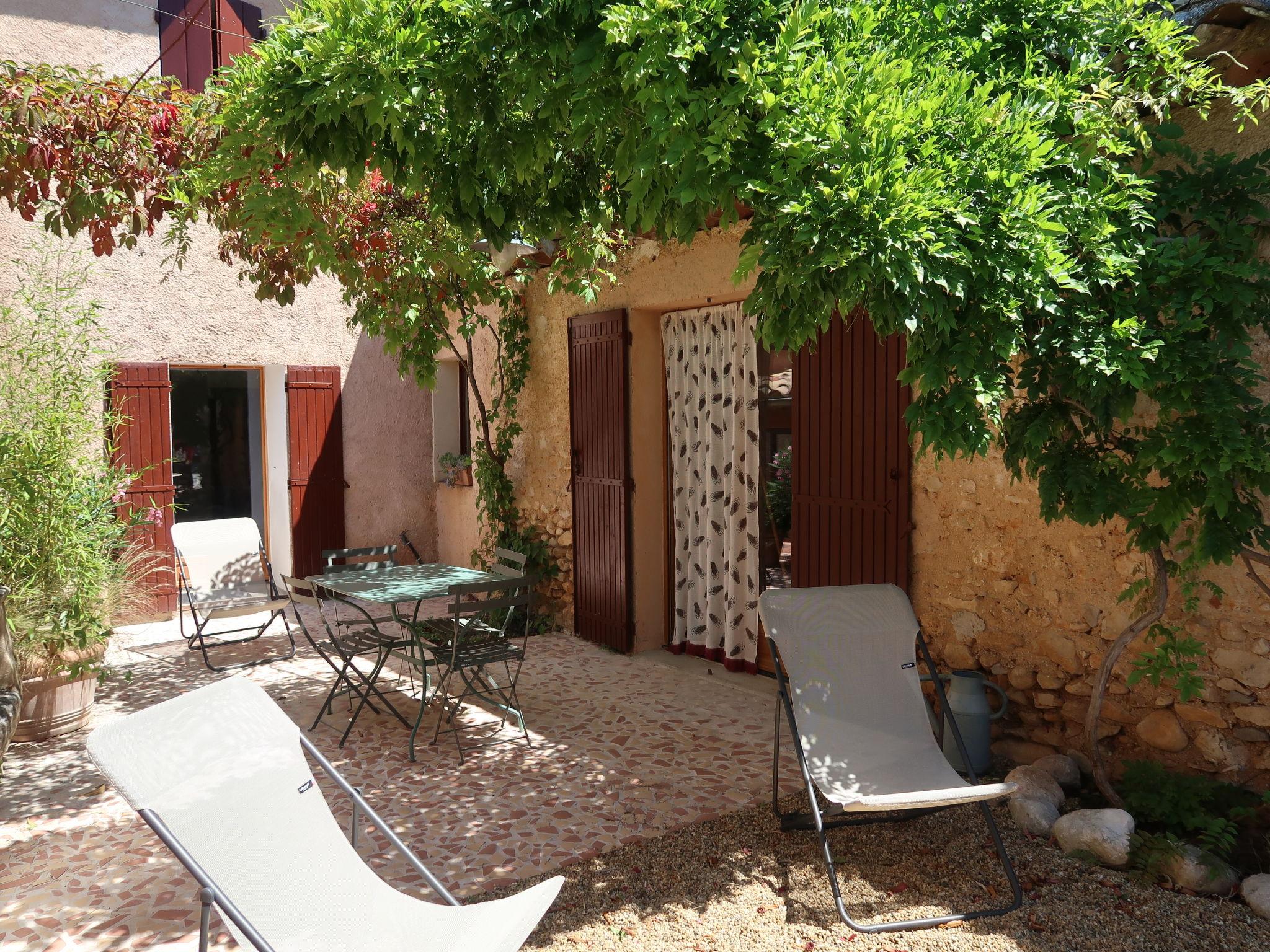 Foto 11 - Haus mit 1 Schlafzimmer in Saint-Saturnin-lès-Apt mit terrasse