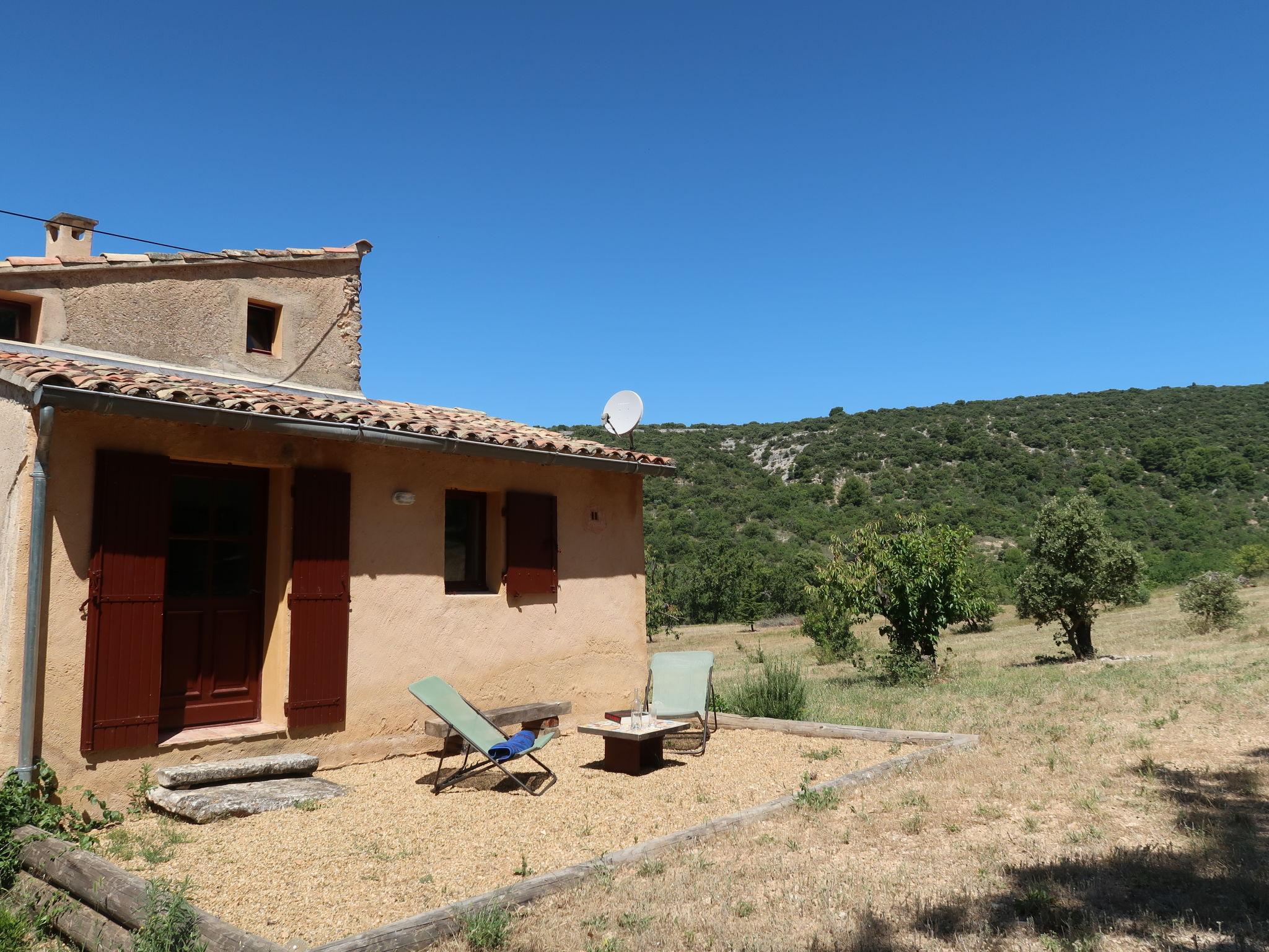 Foto 14 - Casa de 1 quarto em Saint-Saturnin-lès-Apt com jardim e terraço