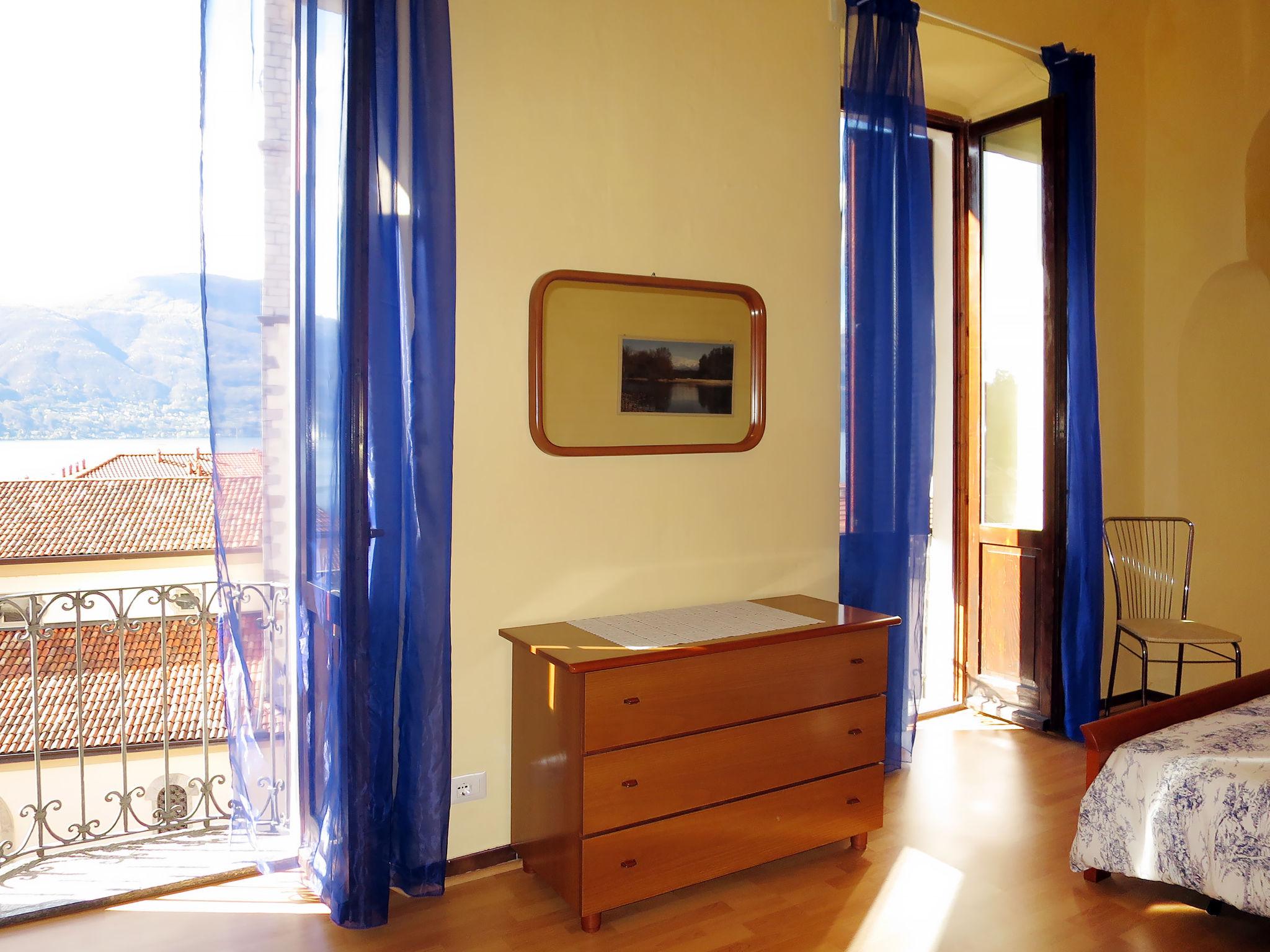 Foto 8 - Apartamento de 1 habitación en Porto Valtravaglia con vistas a la montaña