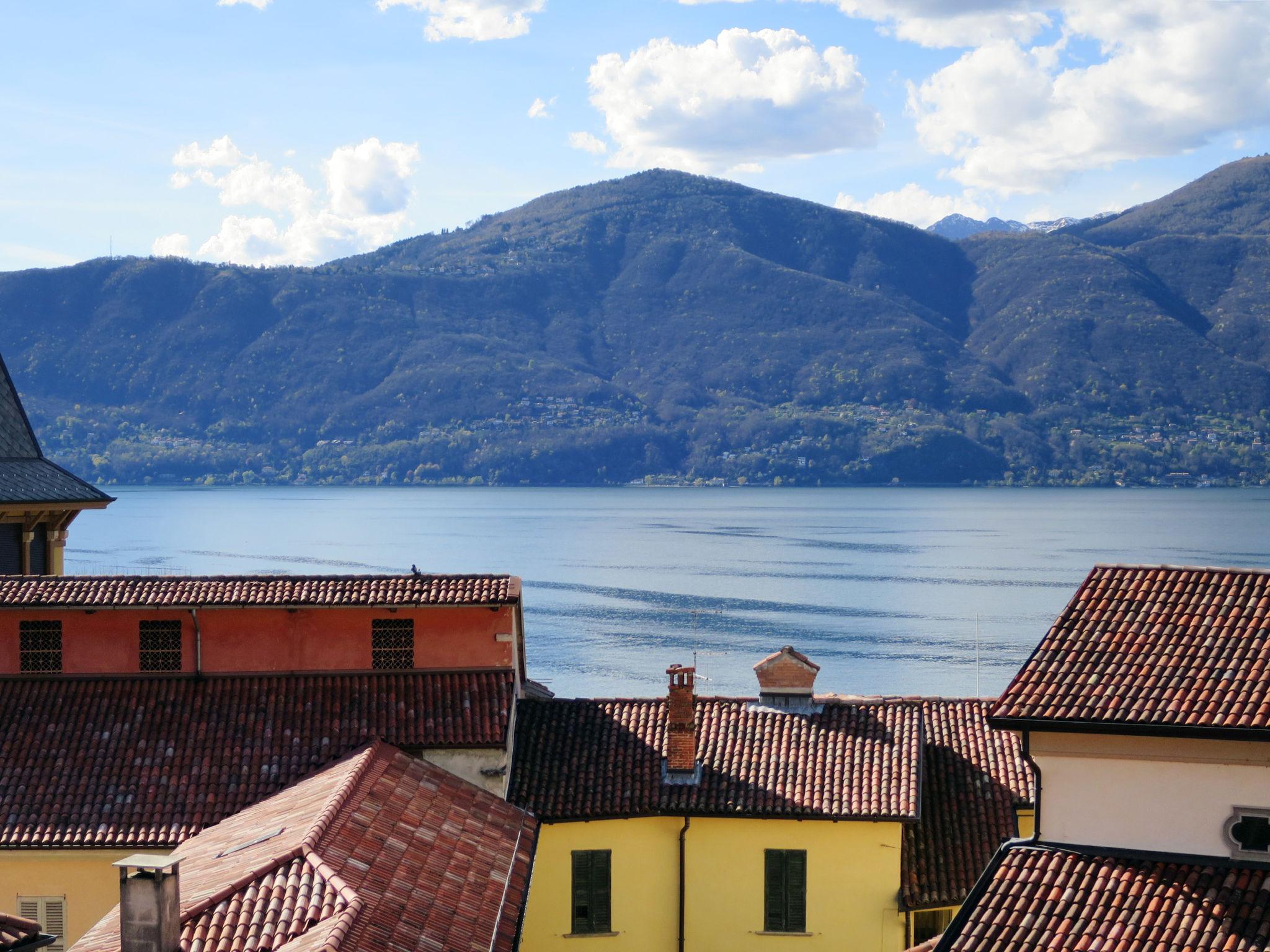 Foto 1 - Appartamento con 1 camera da letto a Porto Valtravaglia con vista sulle montagne