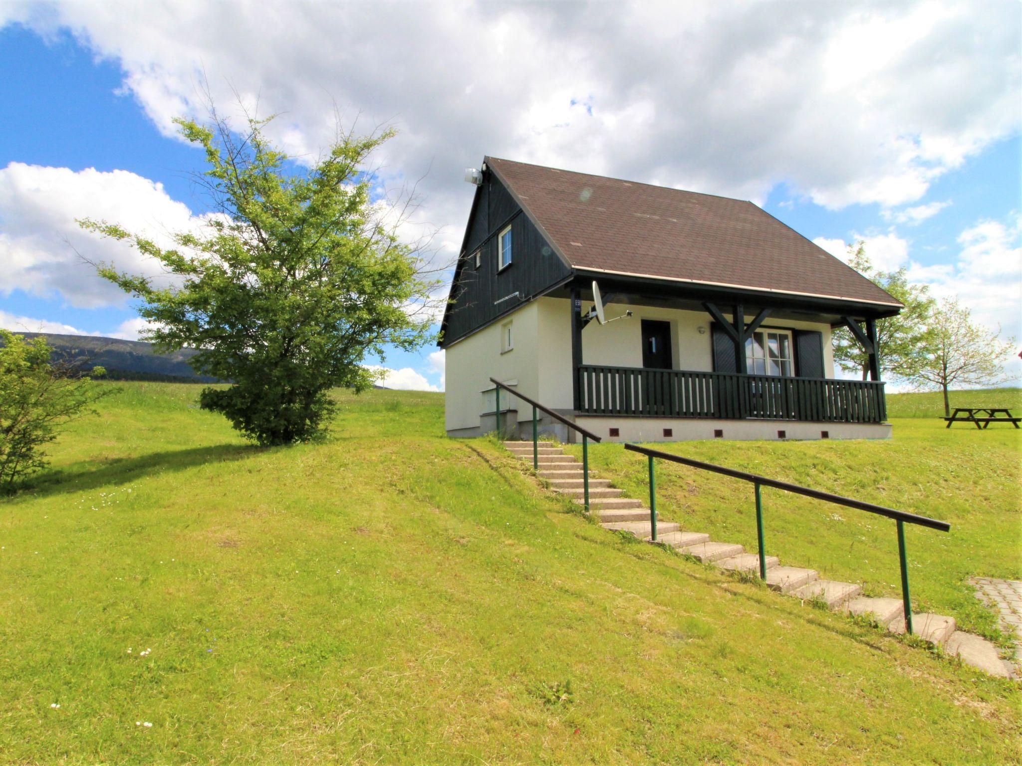 Photo 23 - Maison de 3 chambres à Černý Důl avec piscine et vues sur la montagne