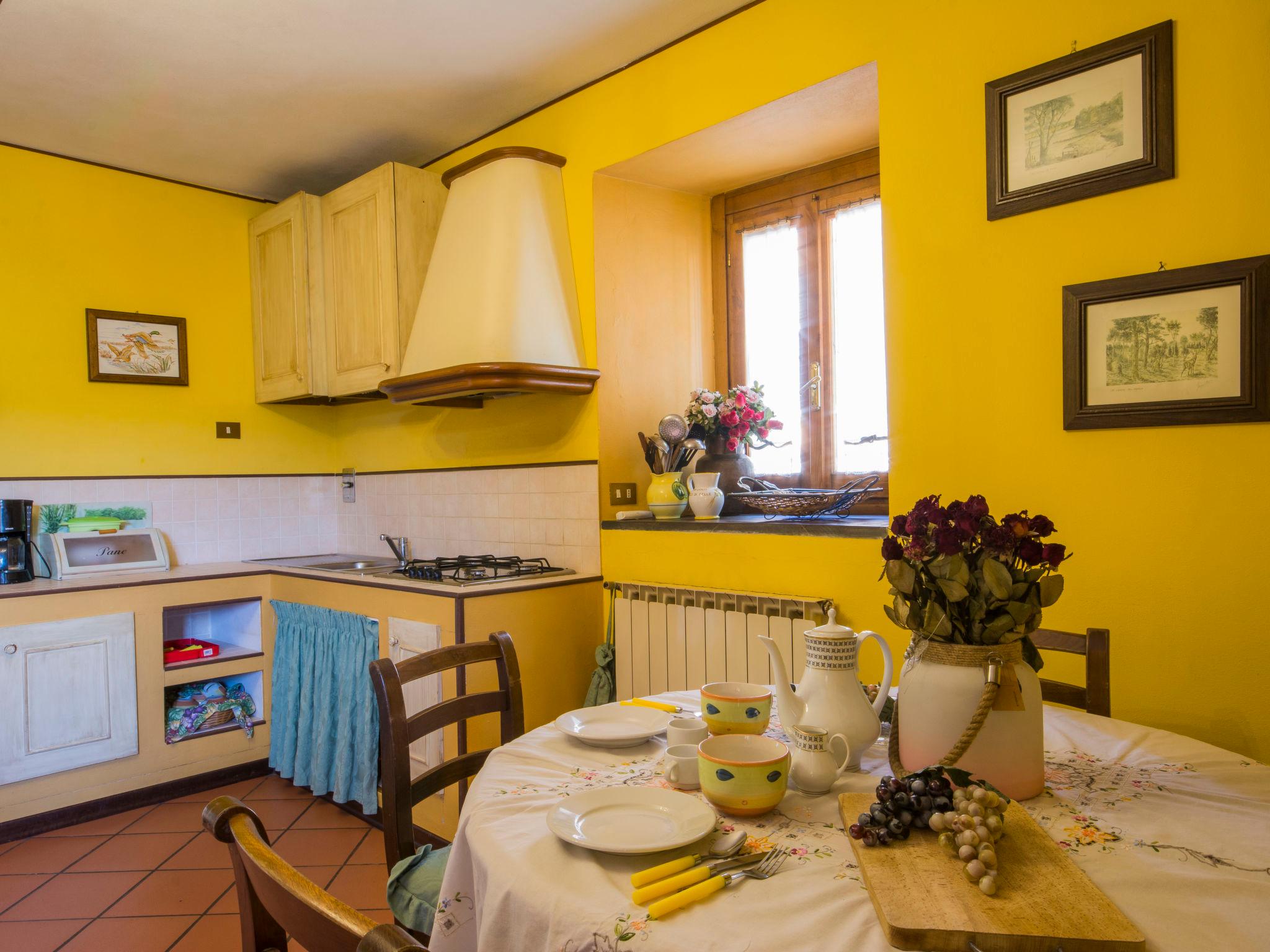 Photo 9 - 2 bedroom Apartment in Reggello with swimming pool and garden