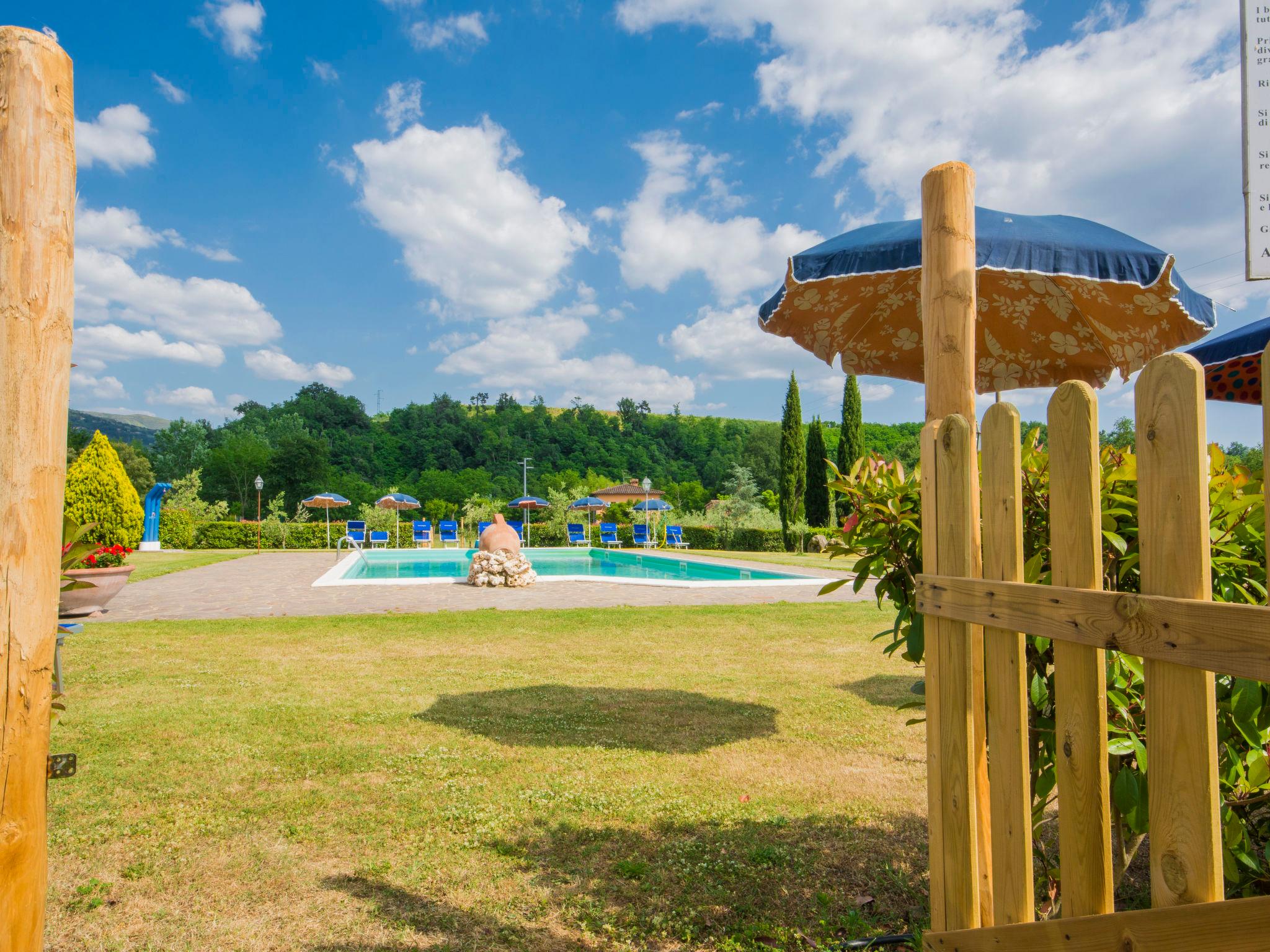 Foto 19 - Appartamento con 2 camere da letto a Reggello con piscina e giardino