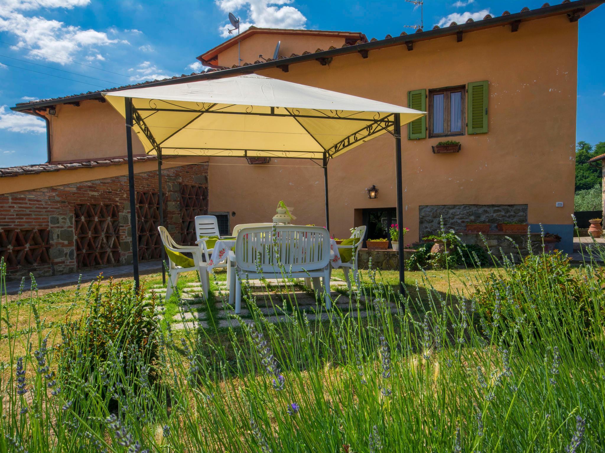 Photo 6 - 2 bedroom Apartment in Reggello with swimming pool and garden