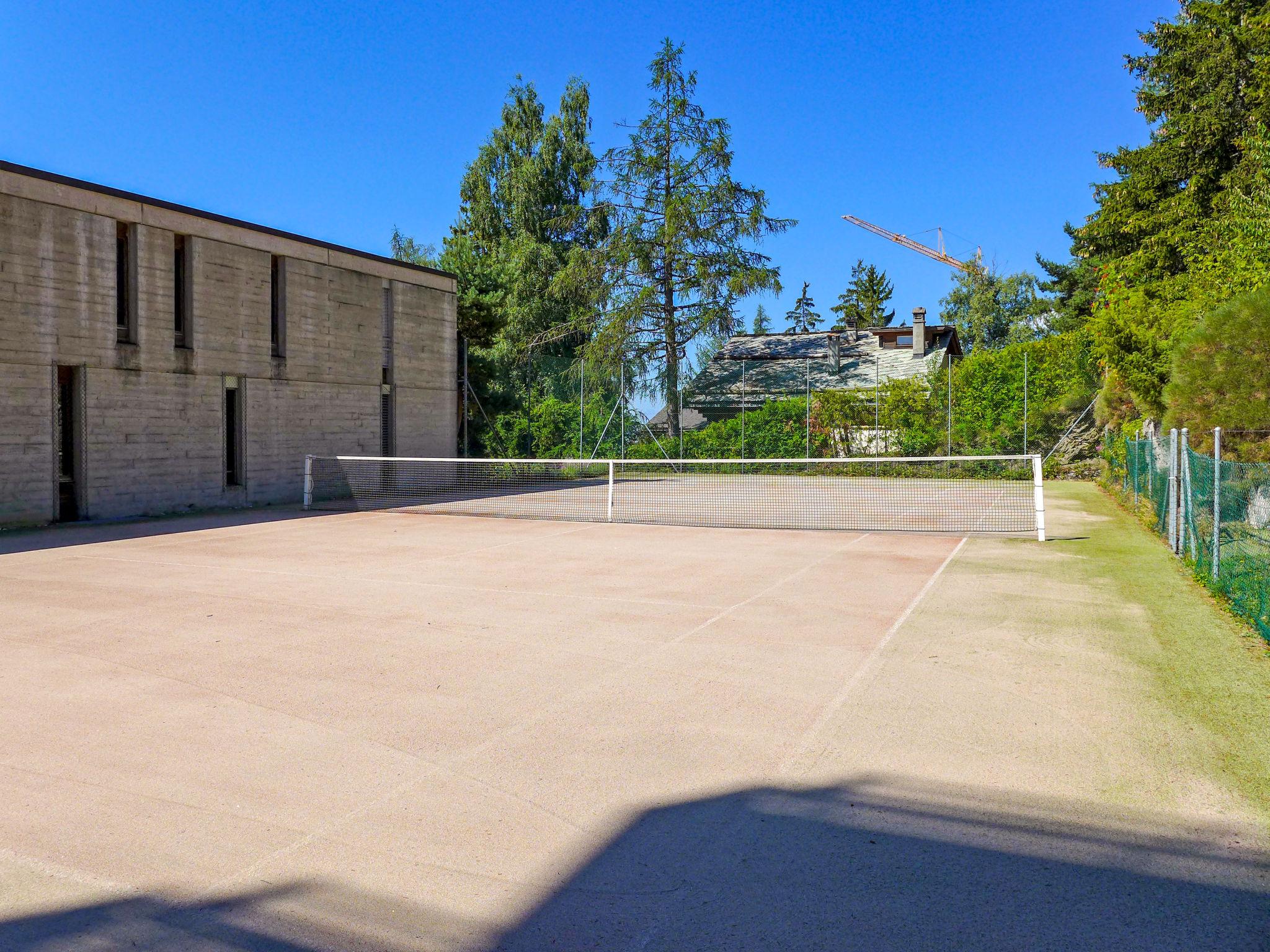 Foto 25 - Apartamento de 1 quarto em Crans-Montana com piscina e vista para a montanha