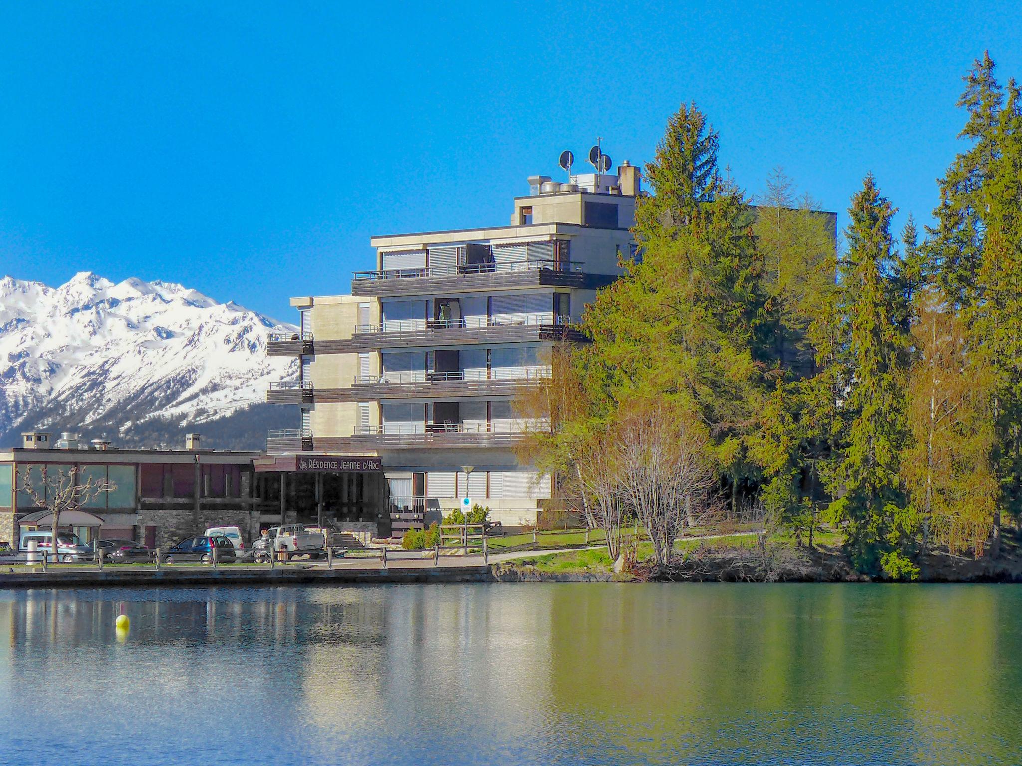 Foto 19 - Appartamento a Crans-Montana con piscina e vista sulle montagne