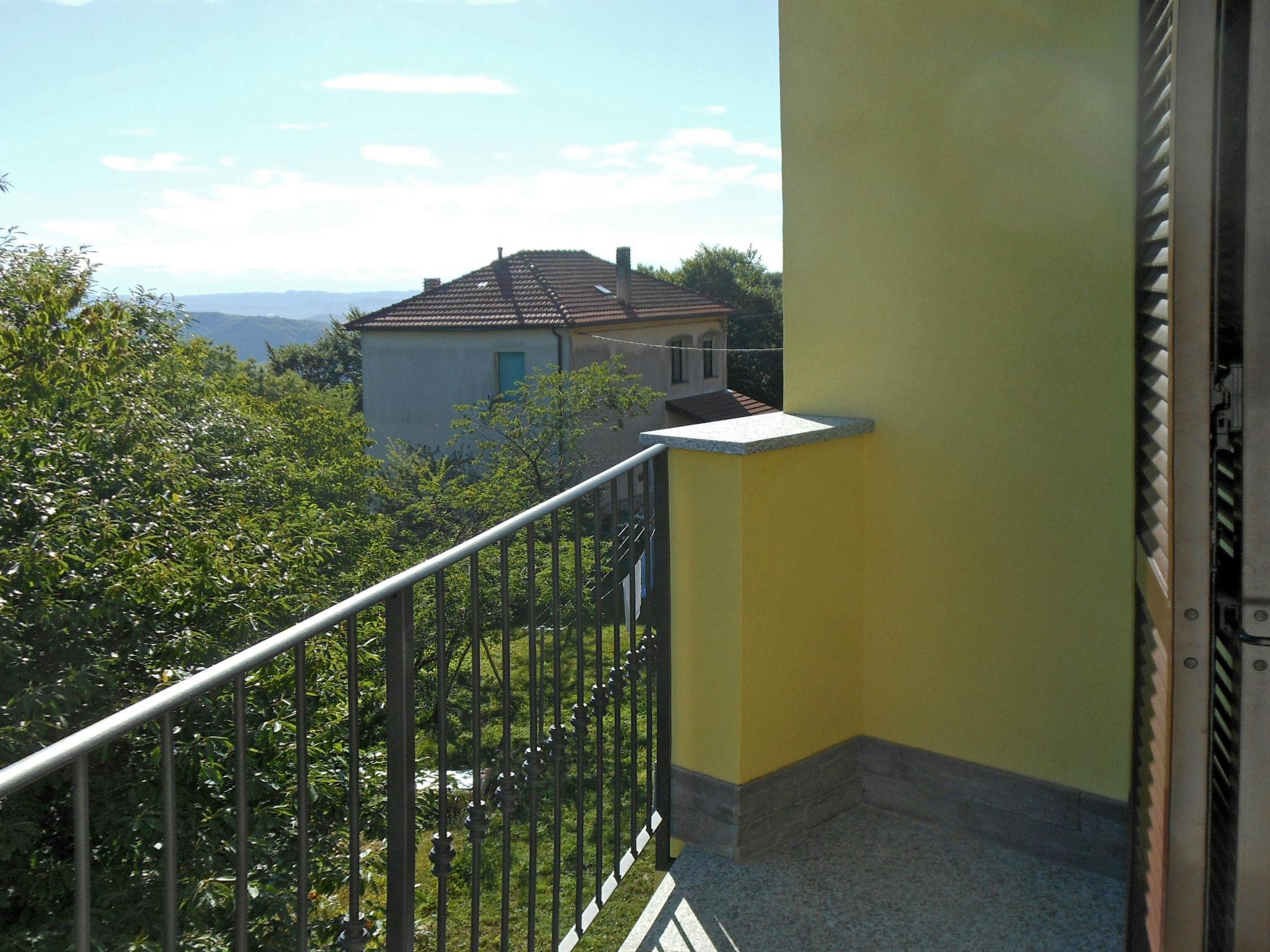 Foto 14 - Apartamento de 3 habitaciones en Savona con jardín