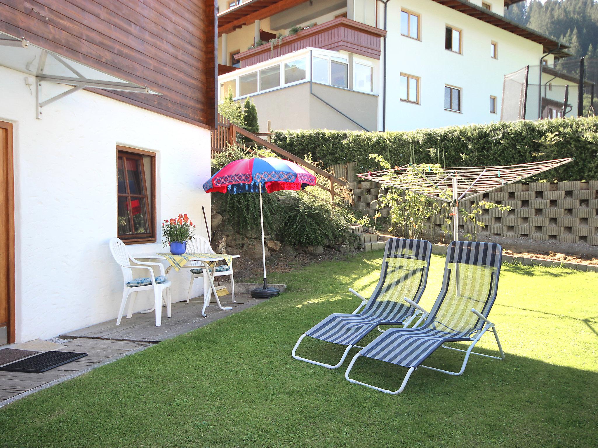 Photo 4 - Apartment in Aschau im Zillertal with garden and mountain view