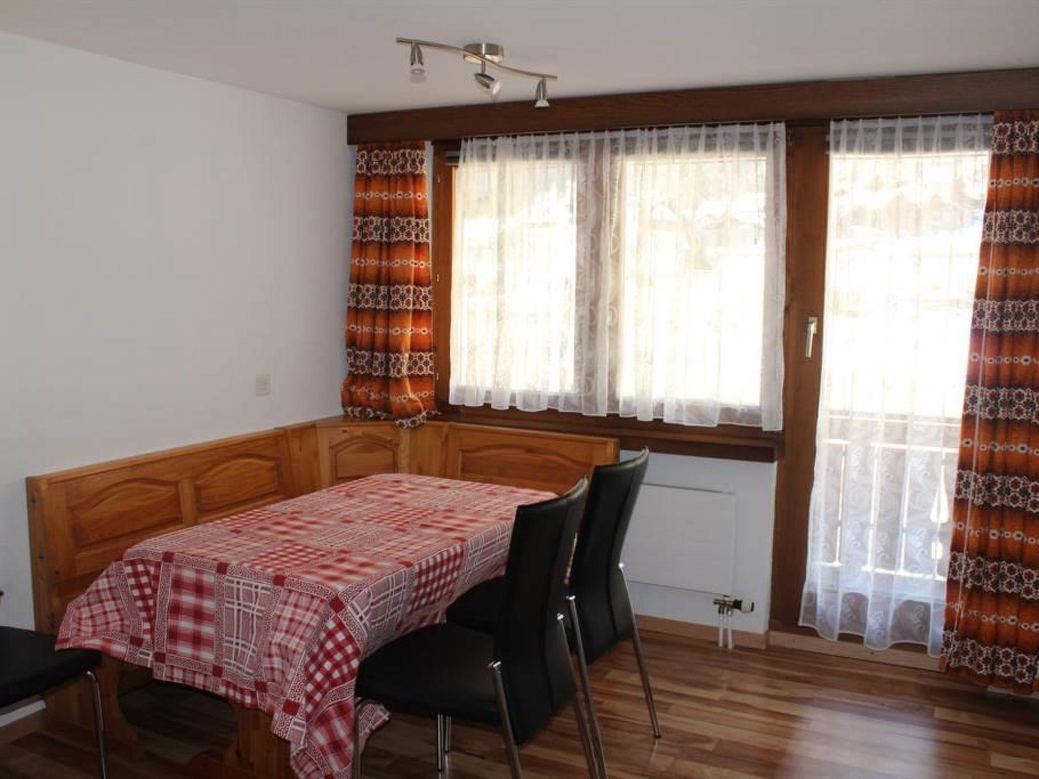 Foto 7 - Appartamento con 2 camere da letto a Saas-Balen