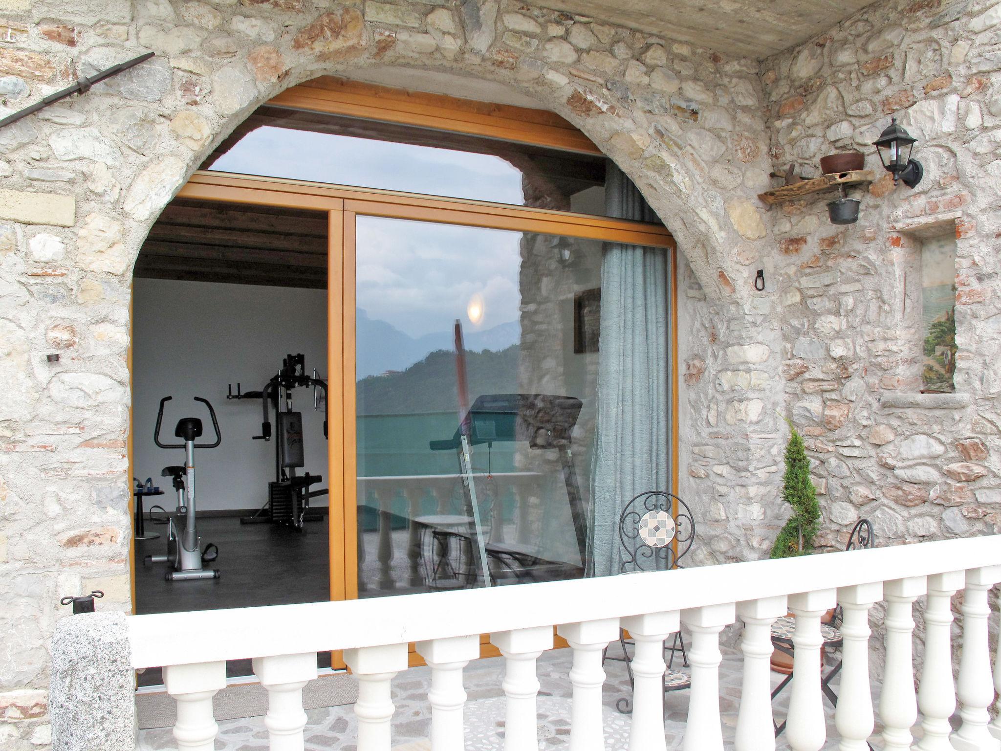 Foto 30 - Apartamento de 2 quartos em Tremosine sul Garda com piscina e vista para a montanha