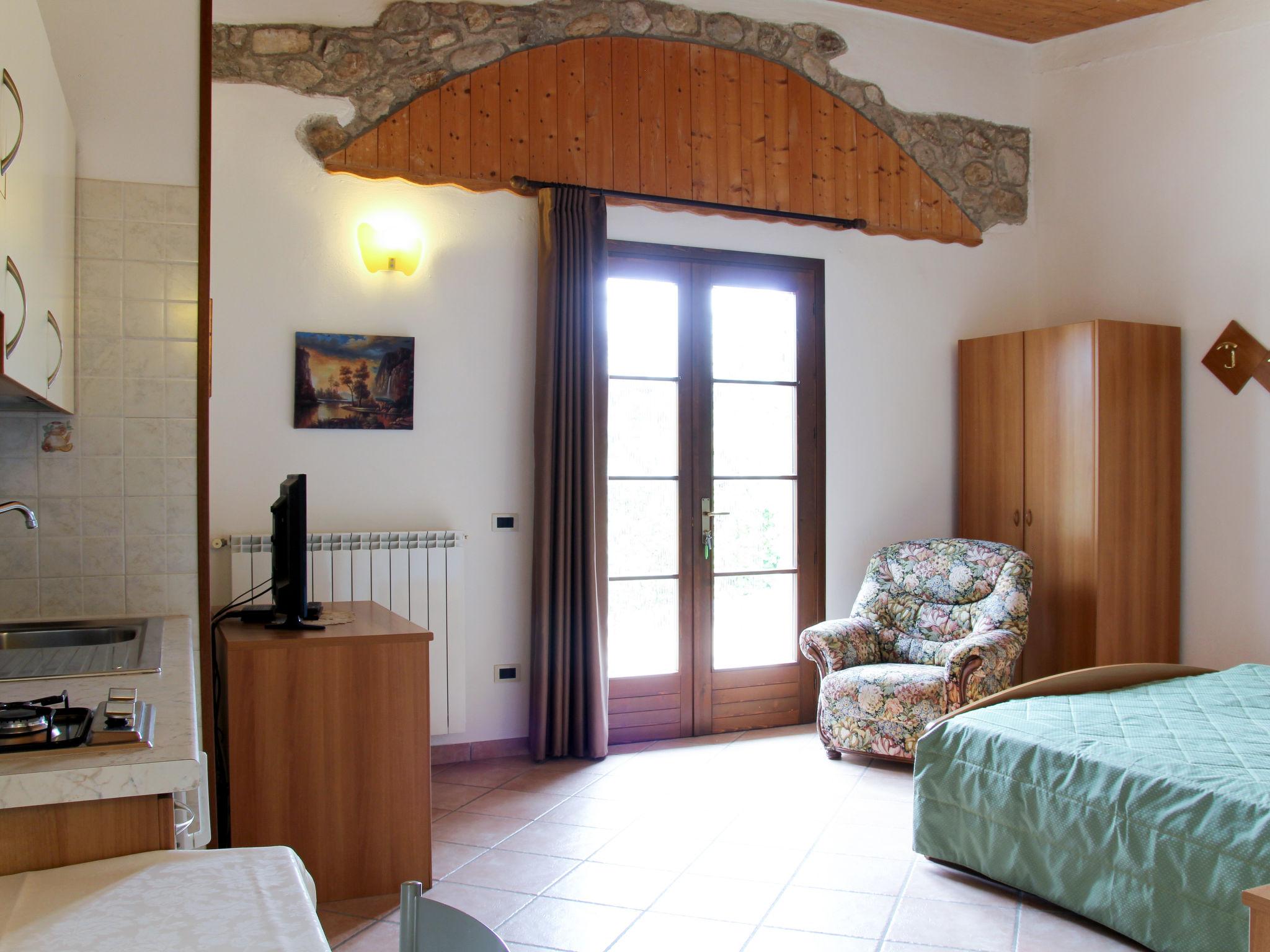 Foto 3 - Apartamento en Tremosine sul Garda con piscina y jardín