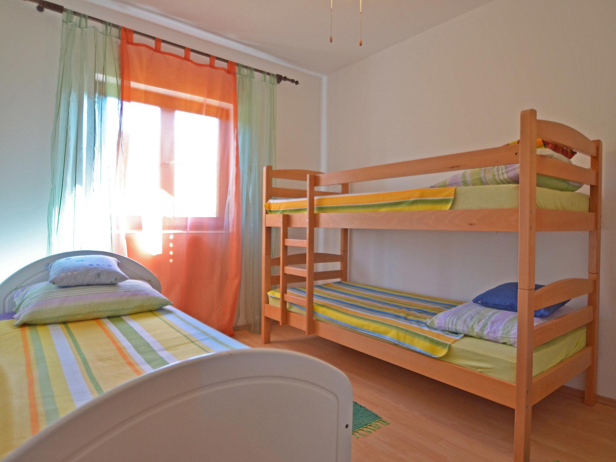 Foto 9 - Apartment mit 1 Schlafzimmer in Obrovac mit garten und terrasse