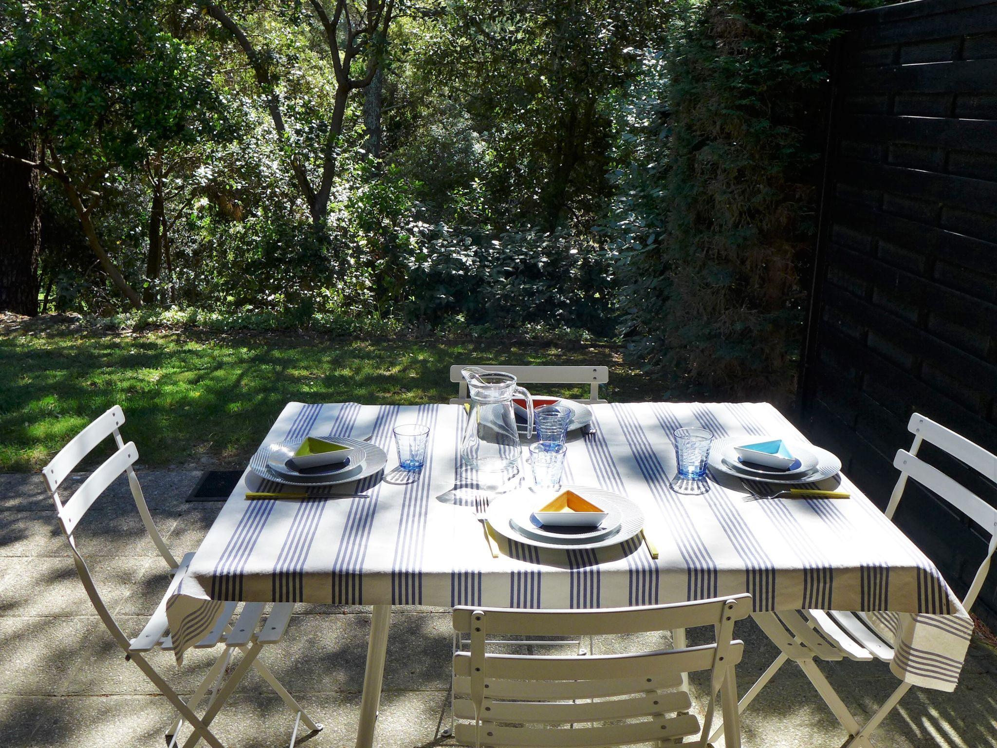 Photo 18 - Maison de 1 chambre à Lacanau avec jardin et vues à la mer