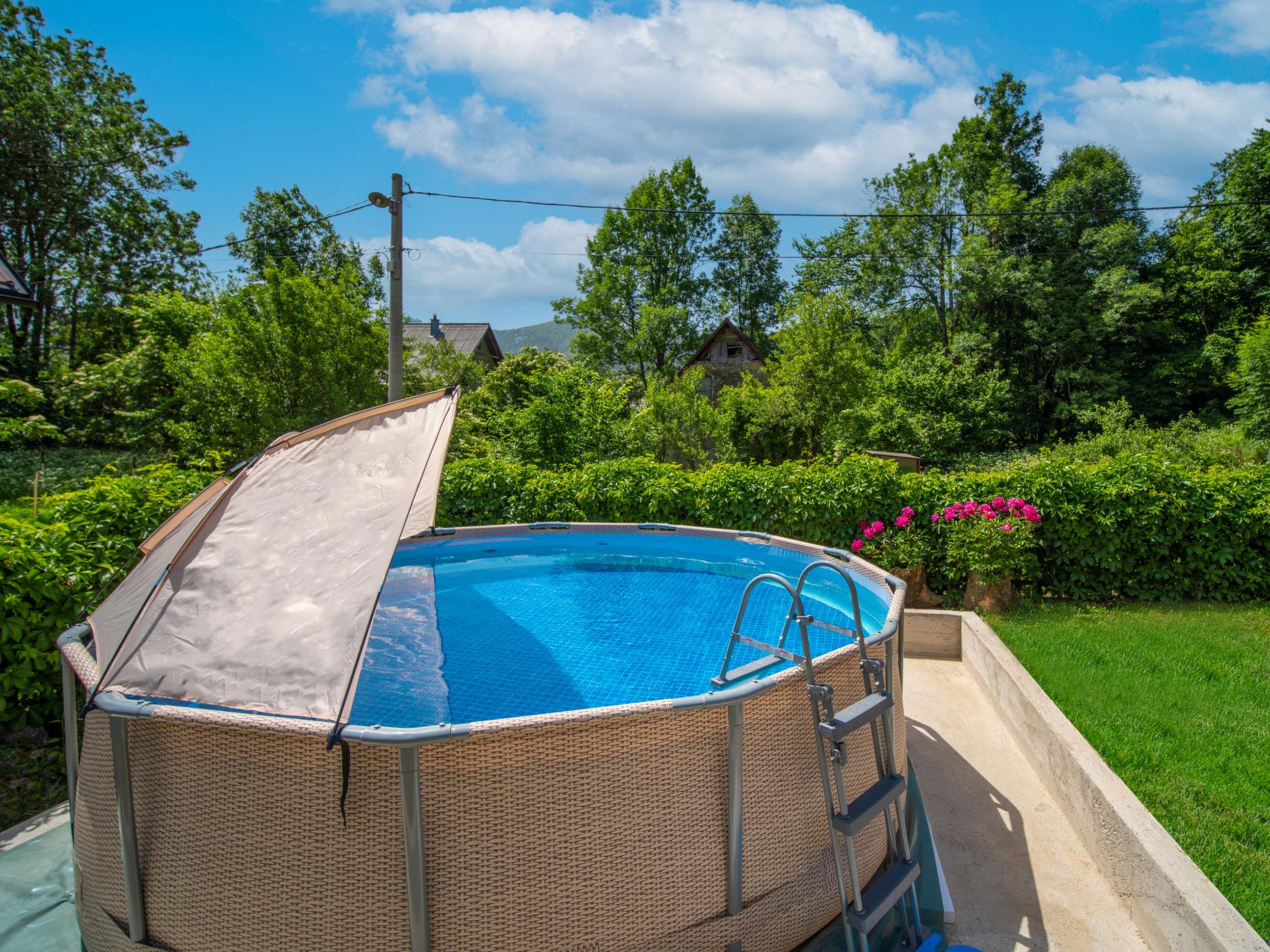 Foto 22 - Casa con 3 camere da letto a Fužine con piscina privata e giardino