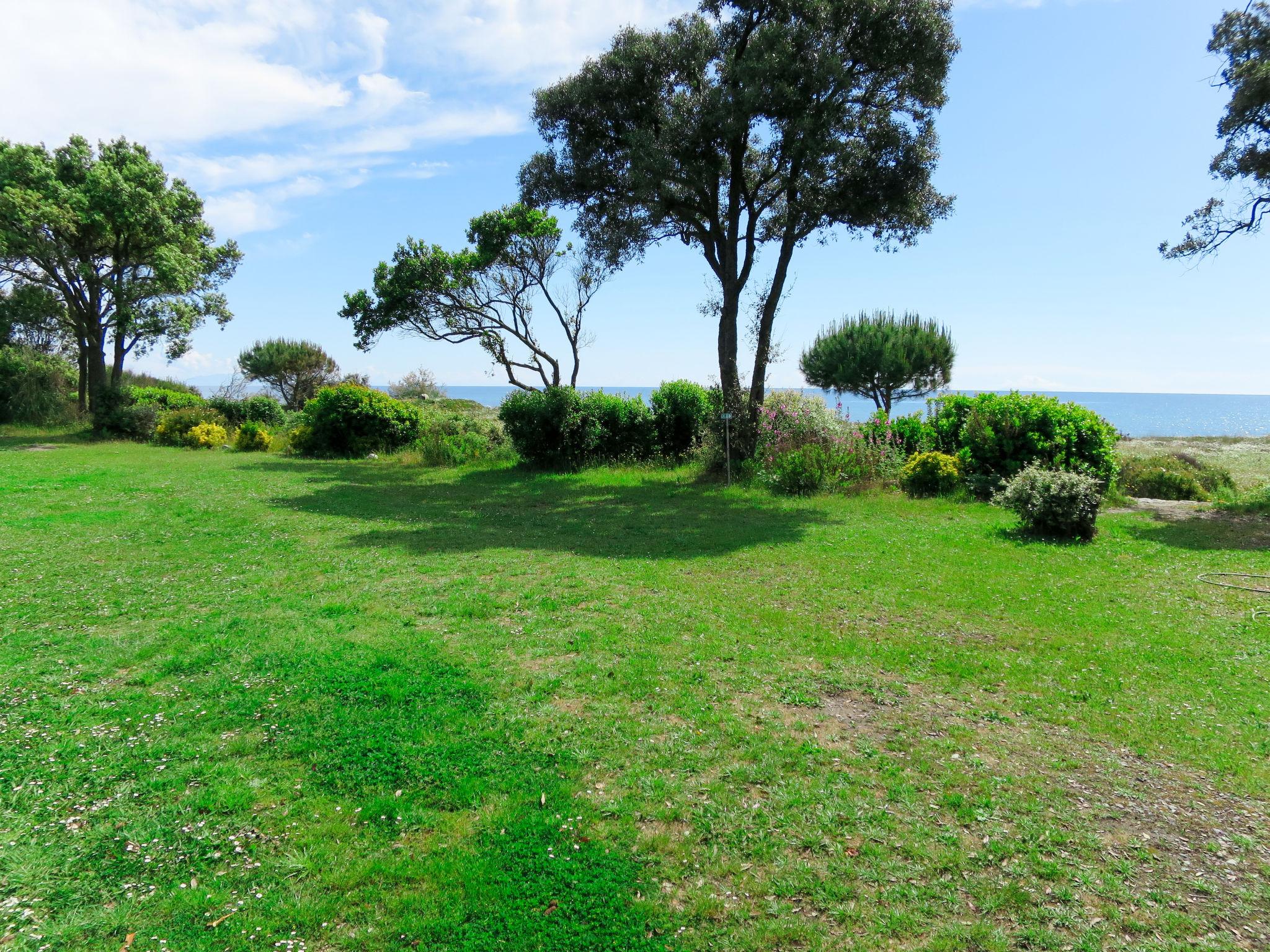 Photo 2 - Maison de 1 chambre à Talasani avec jardin et vues à la mer