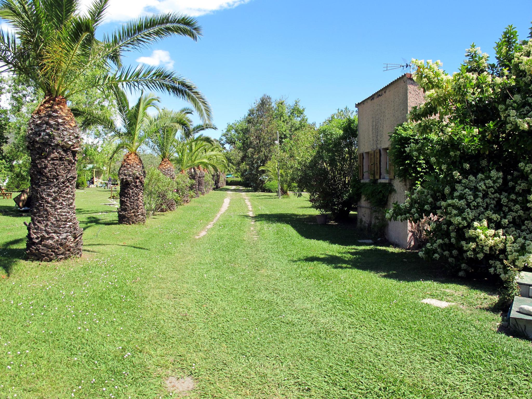 Photo 13 - House in Talasani with garden and sea view