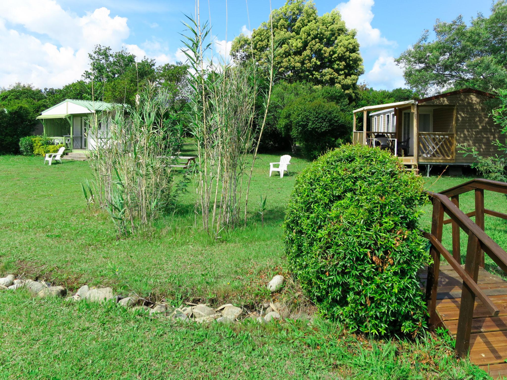 Foto 19 - Haus mit 1 Schlafzimmer in Talasani mit garten und blick aufs meer