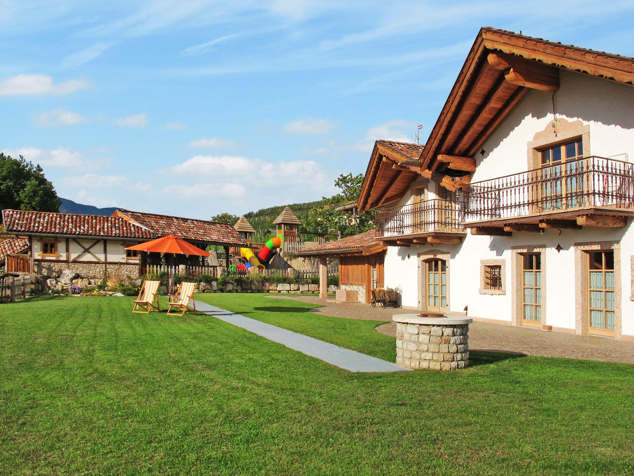 Photo 1 - Appartement de 2 chambres à Predaia avec jardin et vues sur la montagne