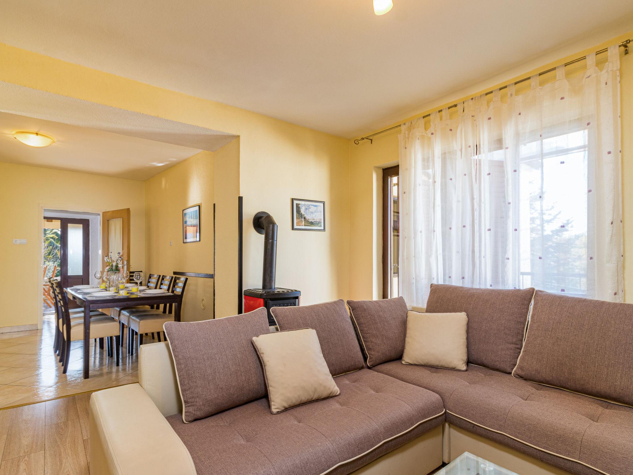 Foto 10 - Casa de 4 habitaciones en Pićan con piscina privada y terraza