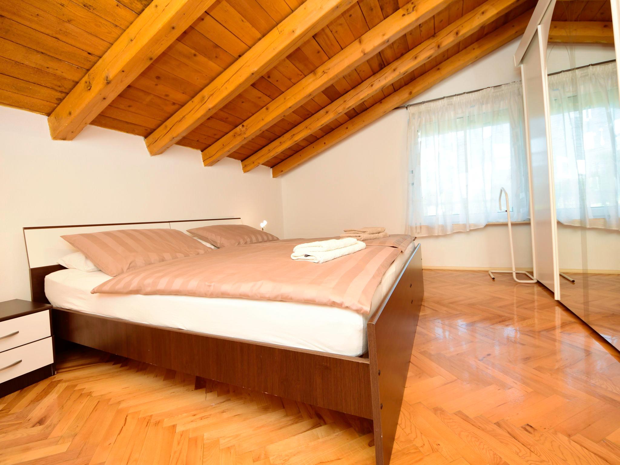 Foto 8 - Apartamento de 1 quarto em Novigrad com jardim e terraço