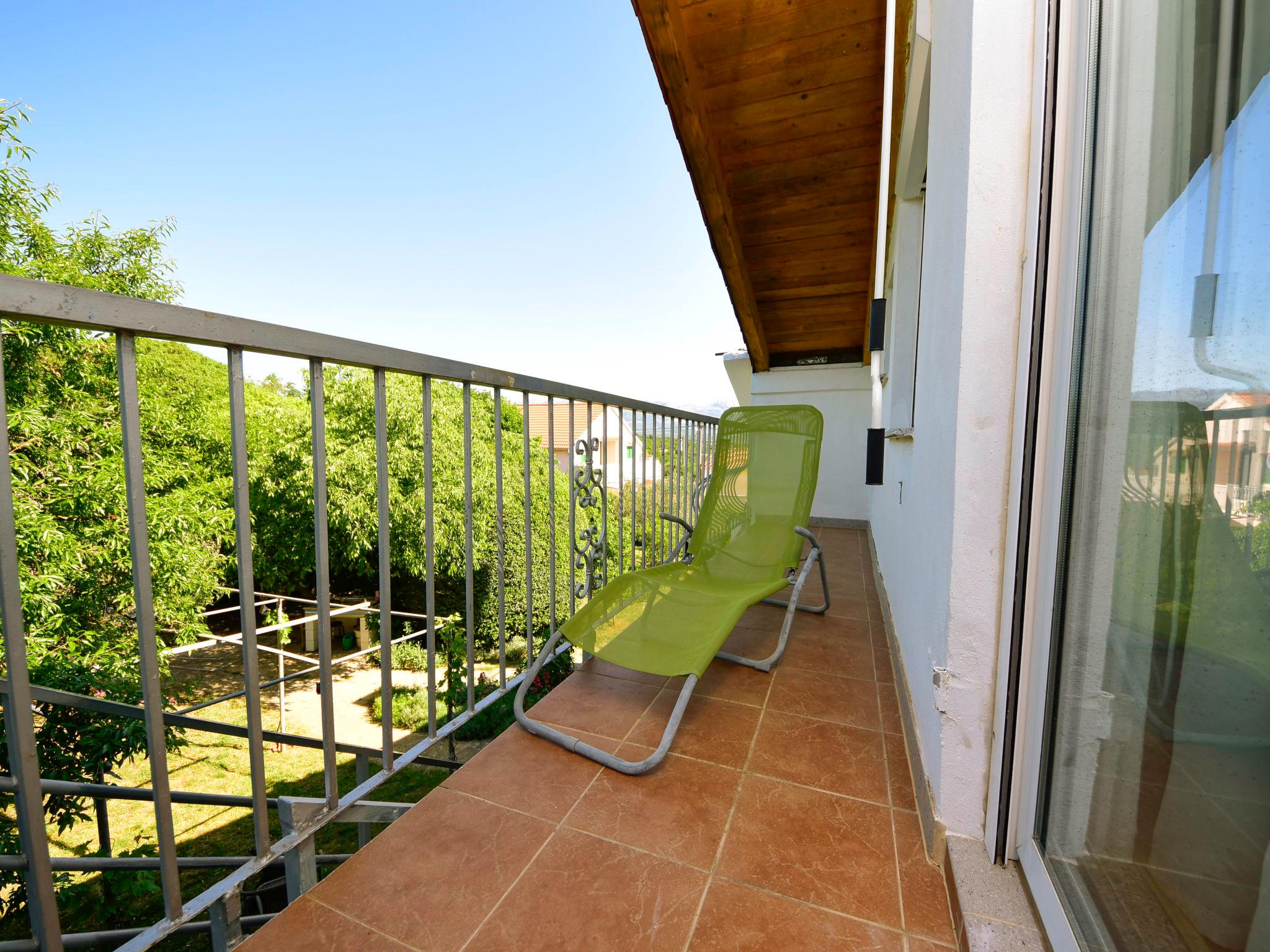 Photo 11 - Appartement de 1 chambre à Novigrad avec jardin et terrasse