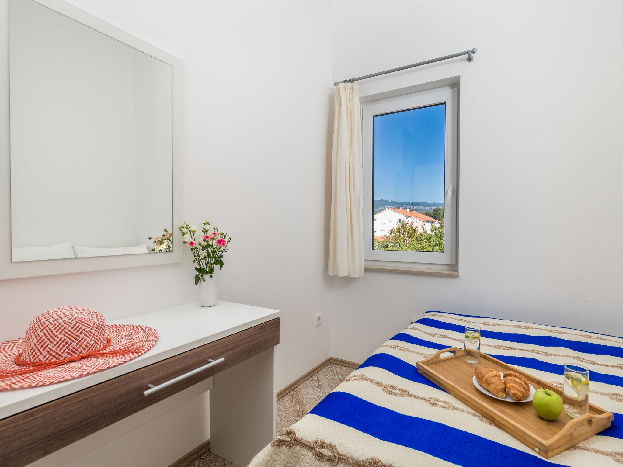 Foto 18 - Apartment mit 2 Schlafzimmern in Dobrinj mit schwimmbad und blick aufs meer