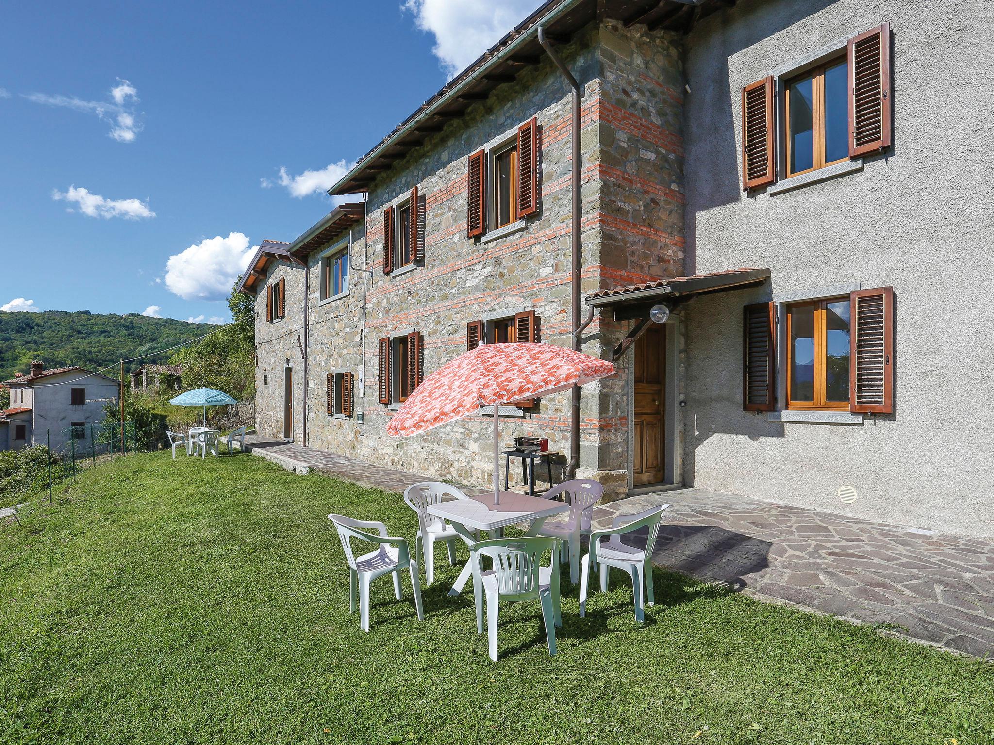 Photo 3 - Appartement de 2 chambres à Villa Collemandina avec piscine et terrasse