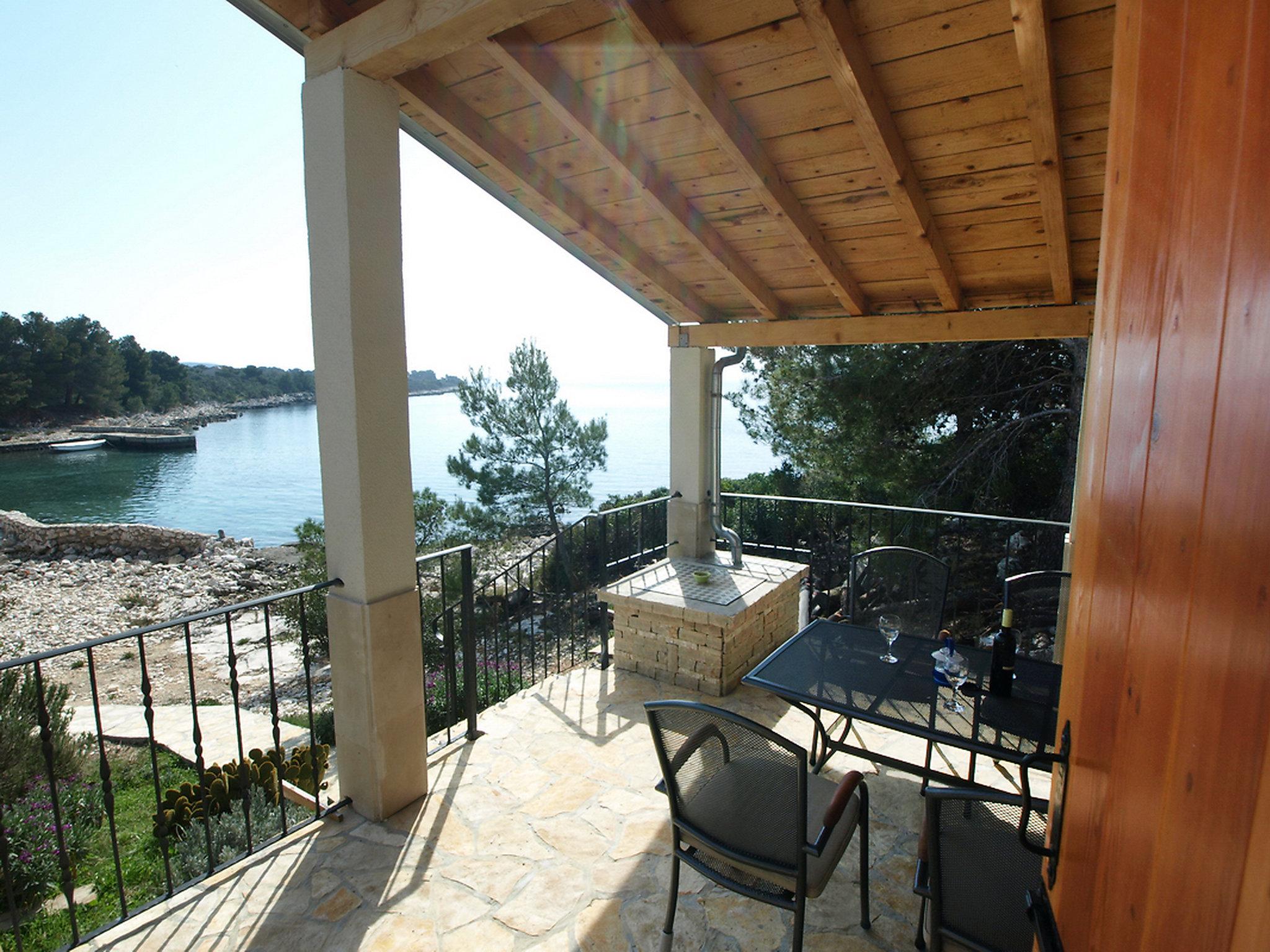Photo 15 - 2 bedroom House in Pašman with terrace and sea view
