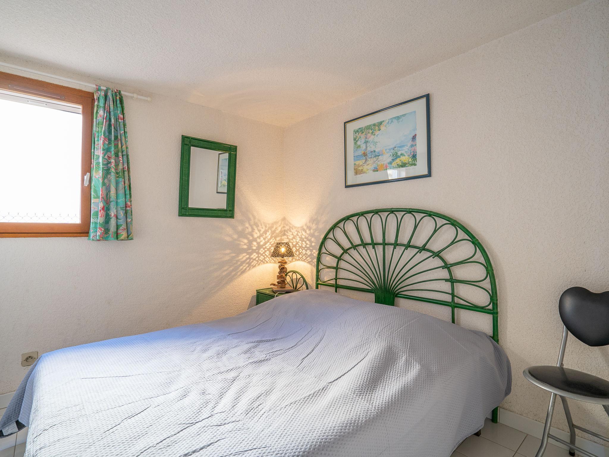 Photo 3 - Maison de 1 chambre à Agde avec piscine et vues à la mer