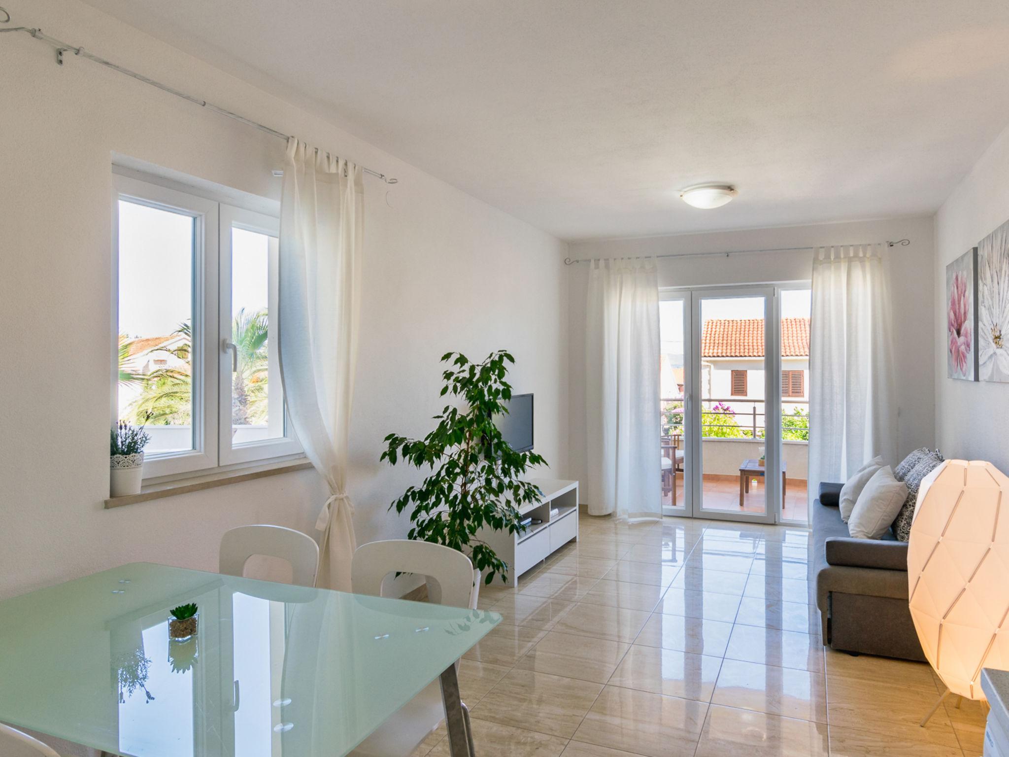 Foto 7 - Apartamento de 1 habitación en Sutivan con piscina y vistas al mar
