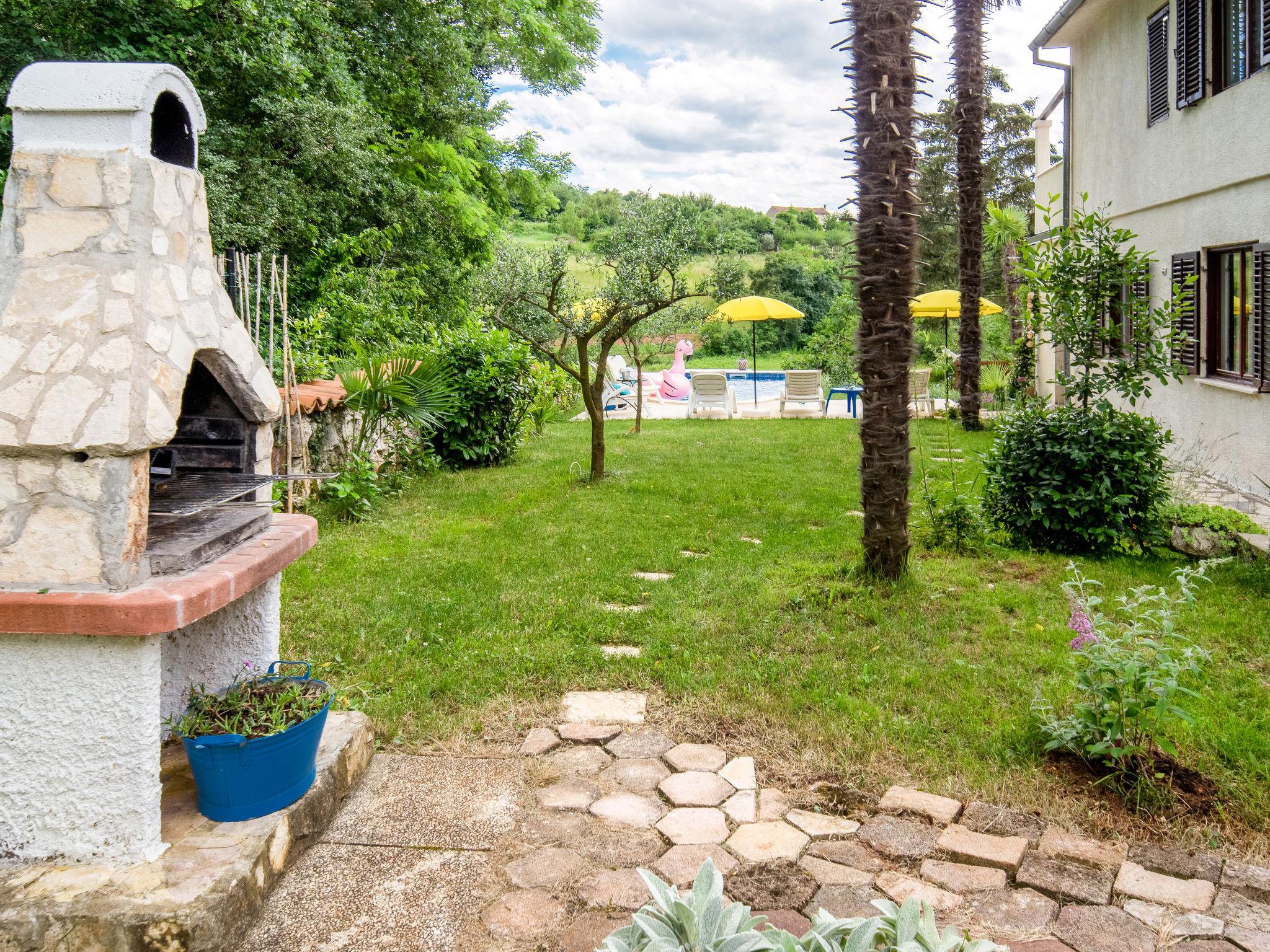 Foto 37 - Casa de 3 quartos em Karojba com piscina privada e terraço