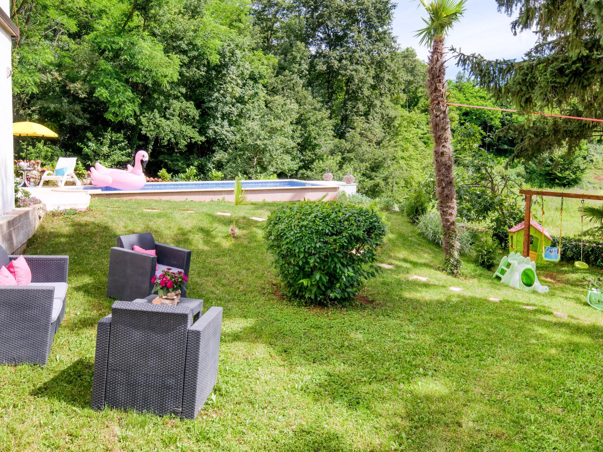 Photo 35 - Maison de 3 chambres à Karojba avec piscine privée et terrasse