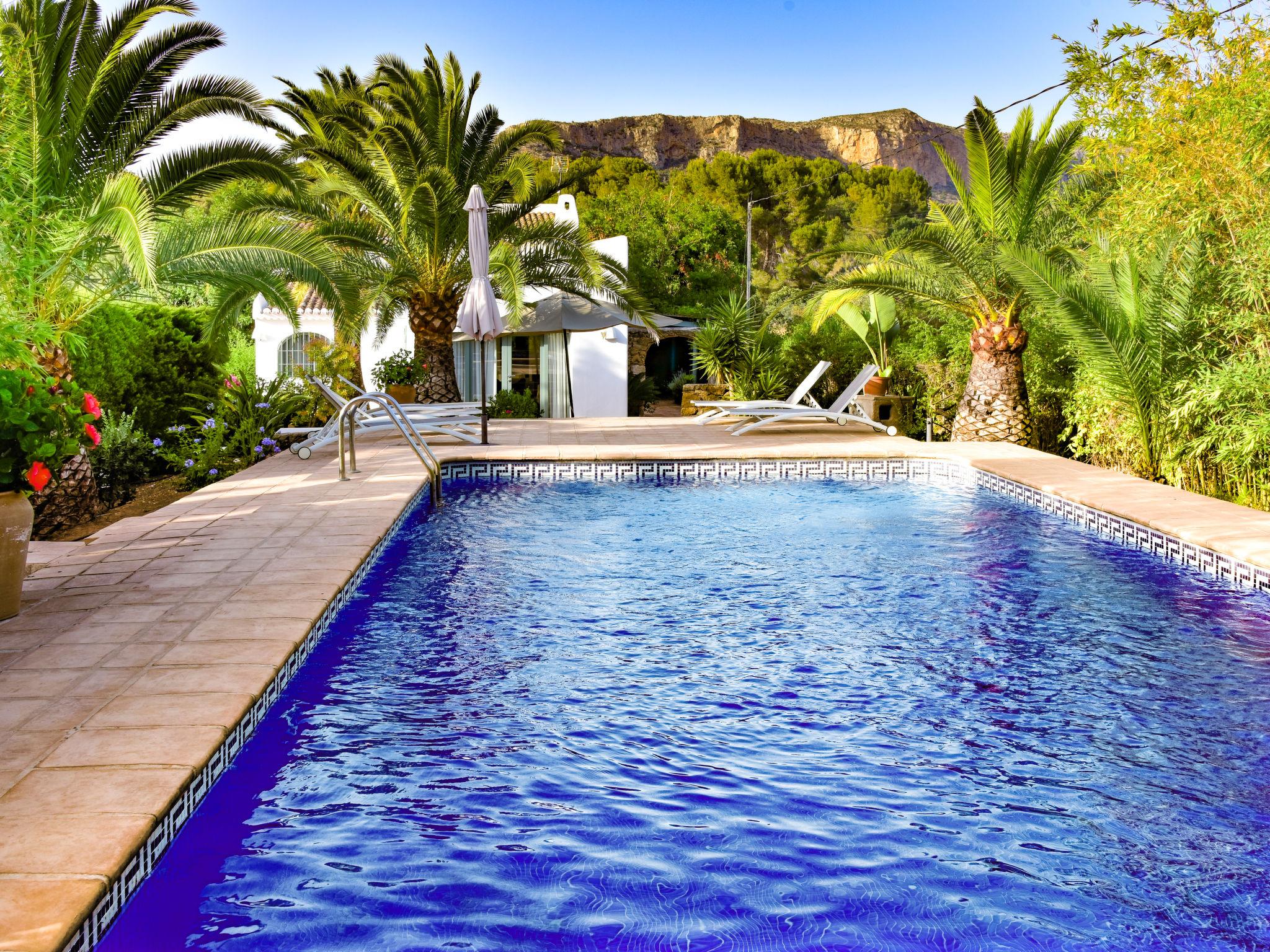Foto 39 - Casa de 4 quartos em Dénia com piscina privada e vistas do mar