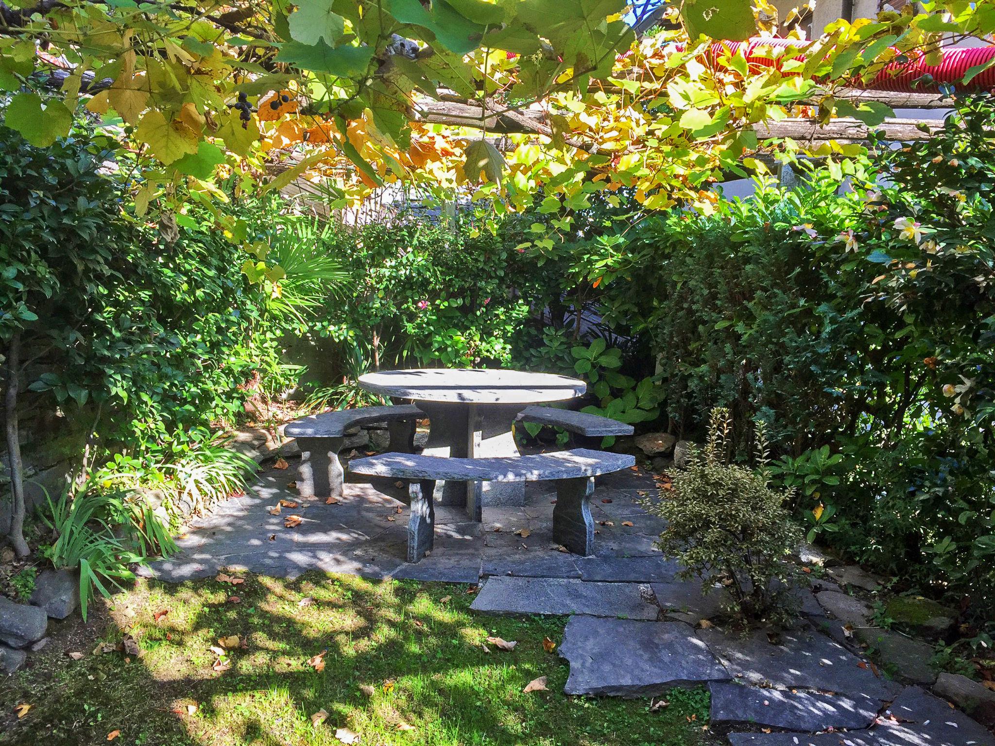 Photo 28 - Maison de 3 chambres à Brissago avec jardin et vues sur la montagne