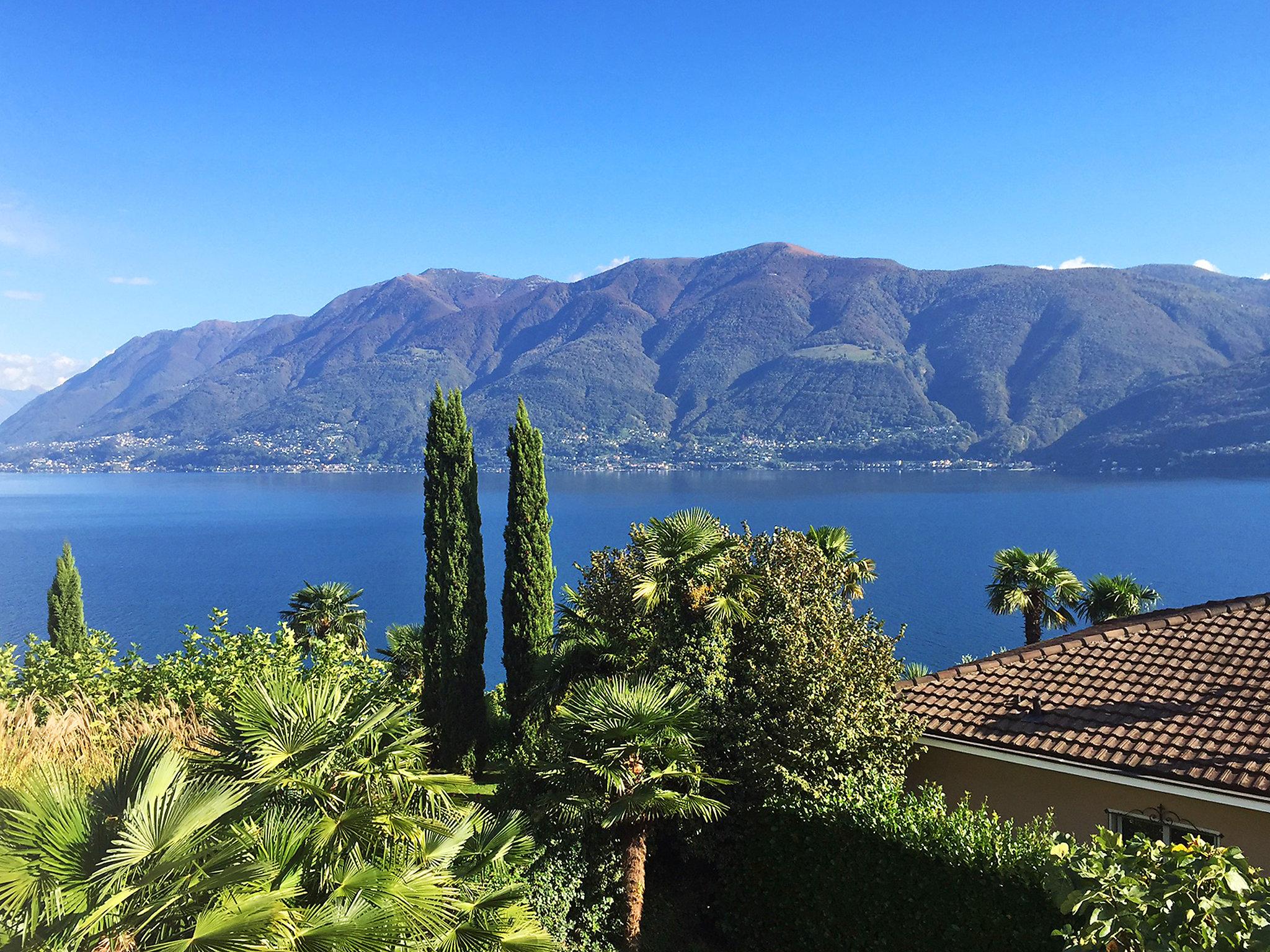 Foto 1 - Casa con 3 camere da letto a Brissago con giardino e vista sulle montagne