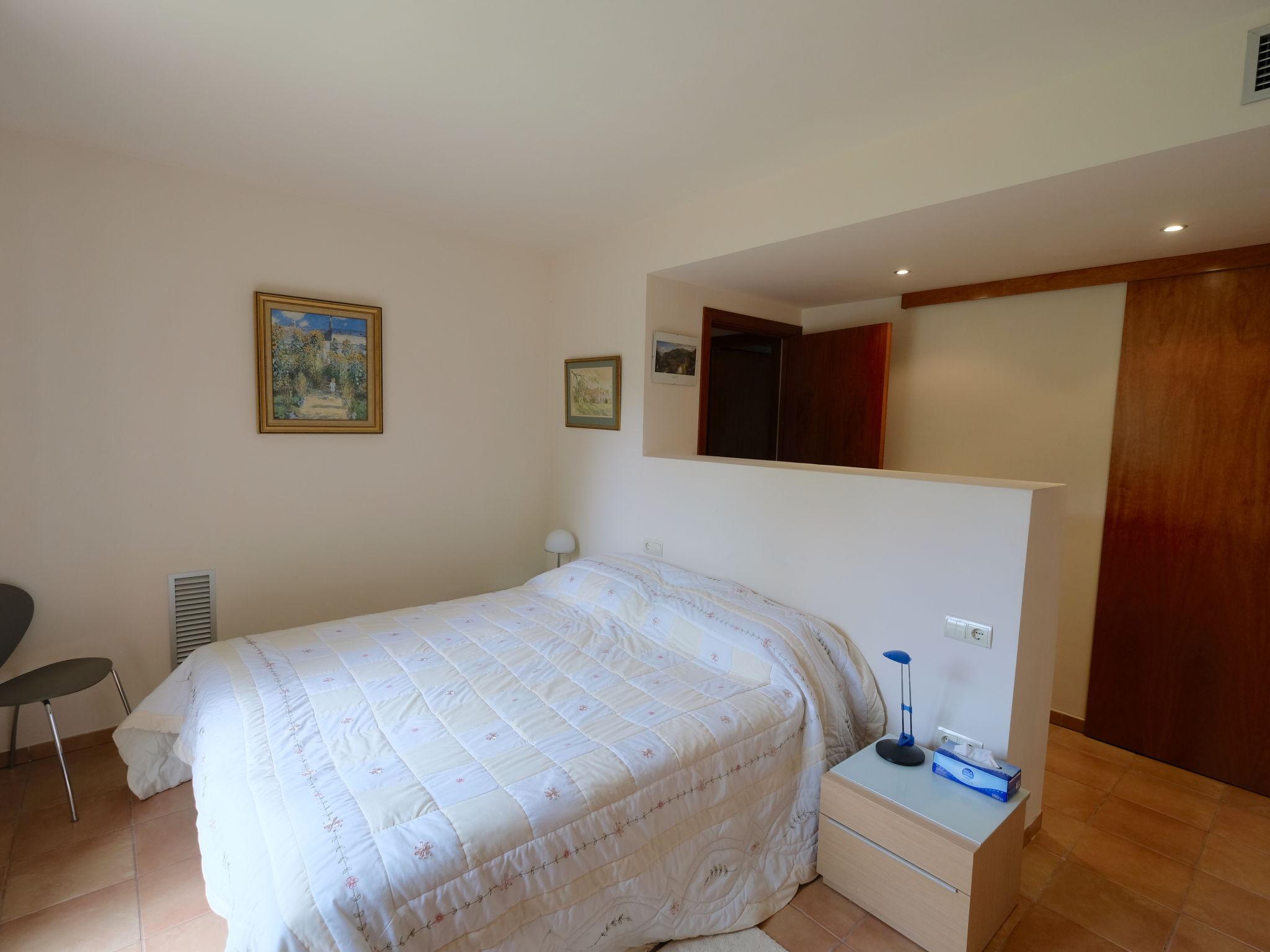 Foto 5 - Apartamento de 3 quartos em Mont-roig del Camp com piscina e vistas do mar