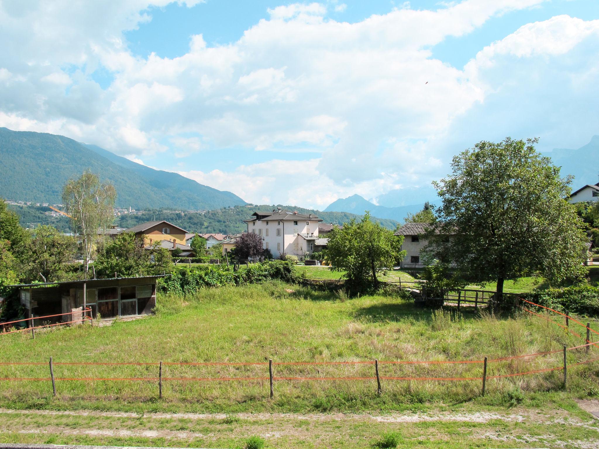Foto 6 - Casa de 2 habitaciones en Calceranica al Lago con jardín y vistas a la montaña