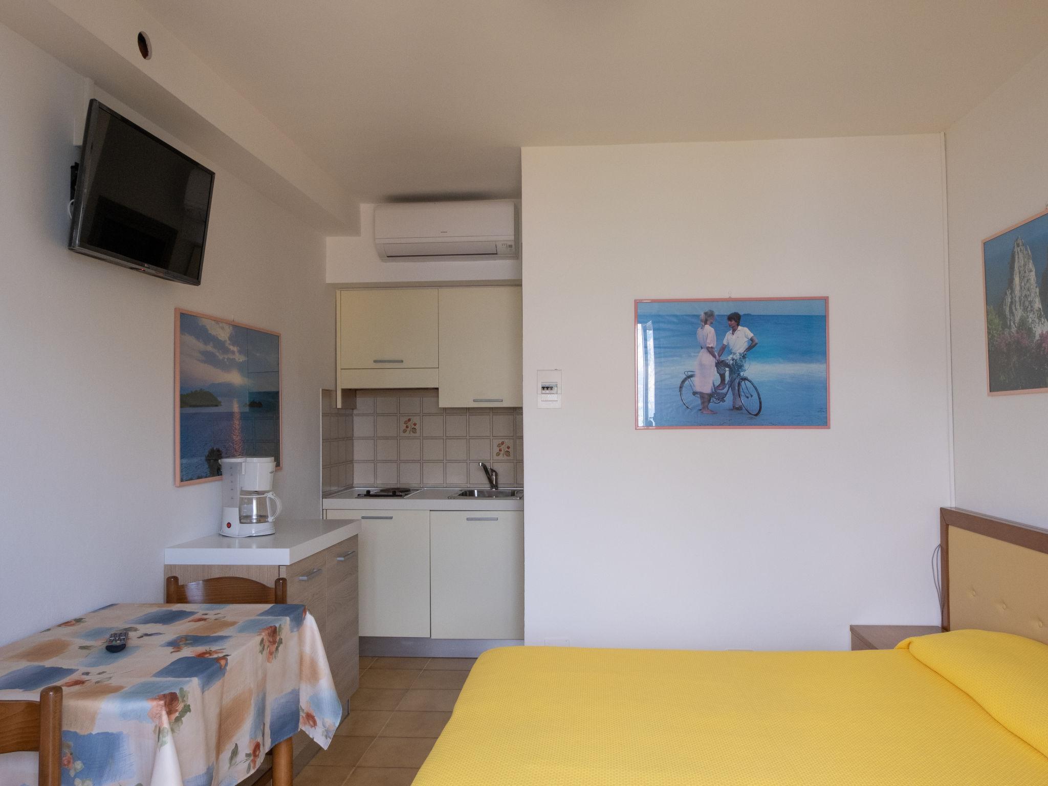 Photo 12 - Appartement en Brenzone sul Garda avec terrasse et vues sur la montagne