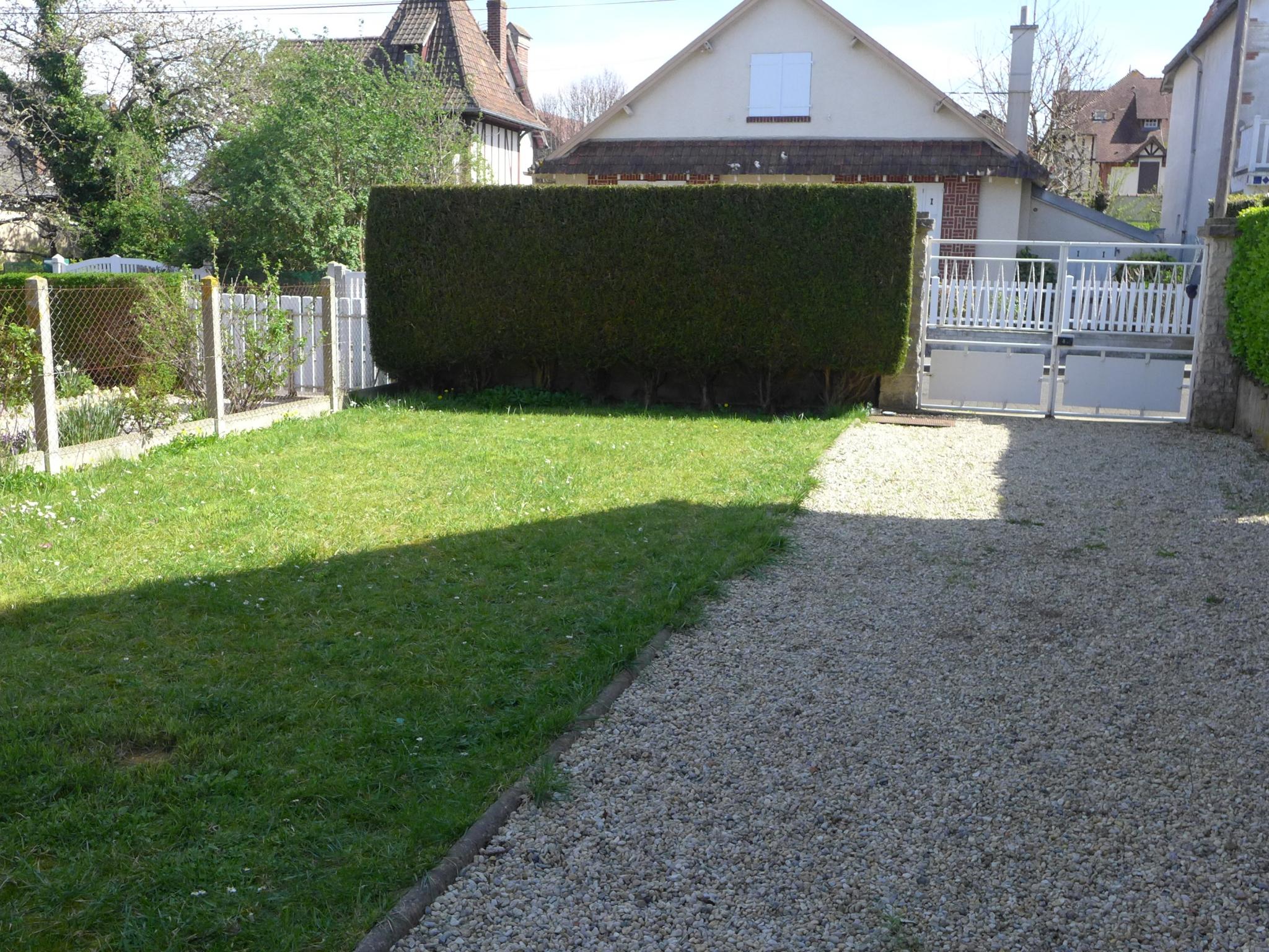 Photo 14 - 3 bedroom House in Villers-sur-Mer with garden and terrace