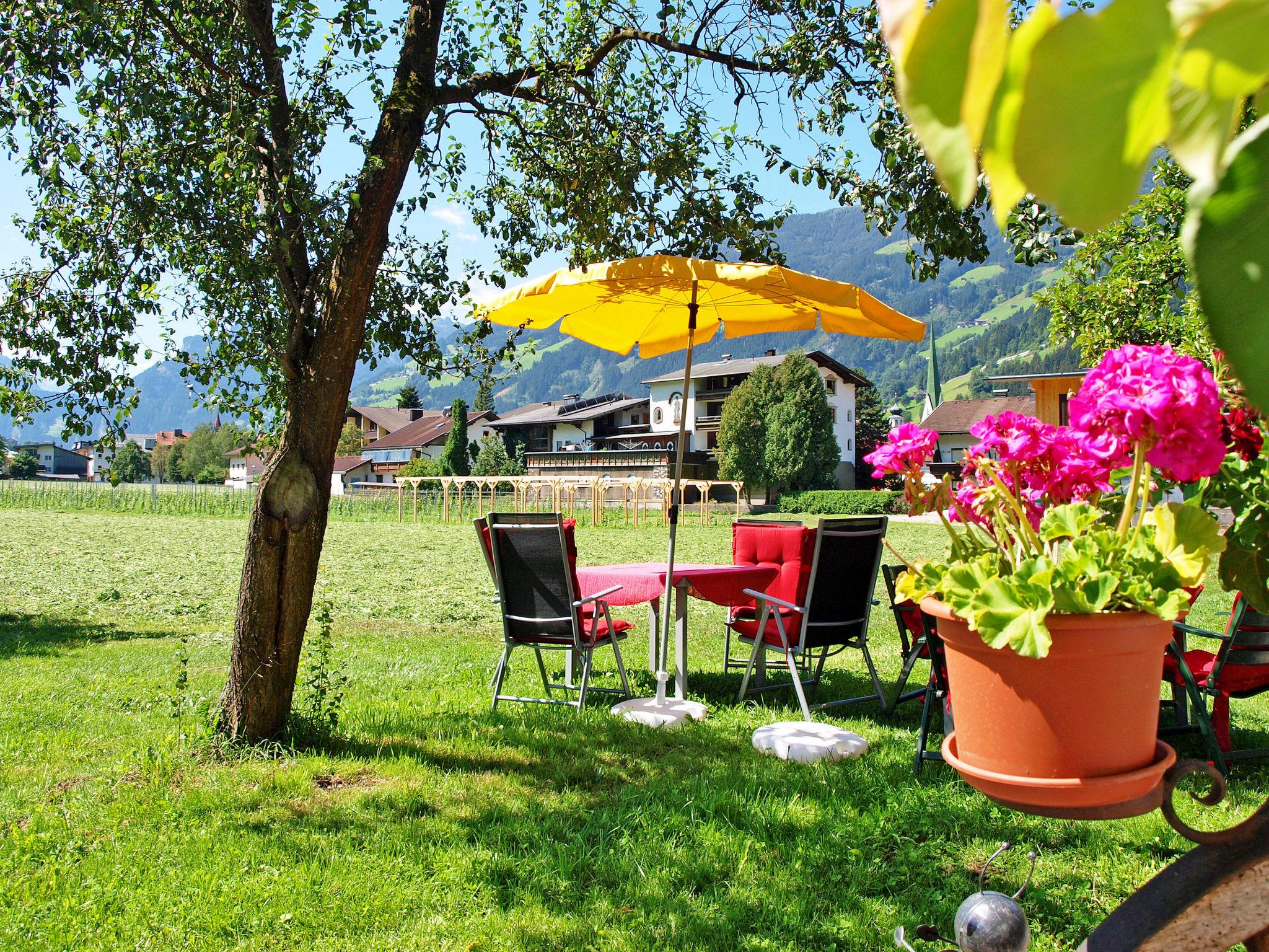 Photo 2 - Appartement de 1 chambre à Zell am Ziller avec jardin et vues sur la montagne