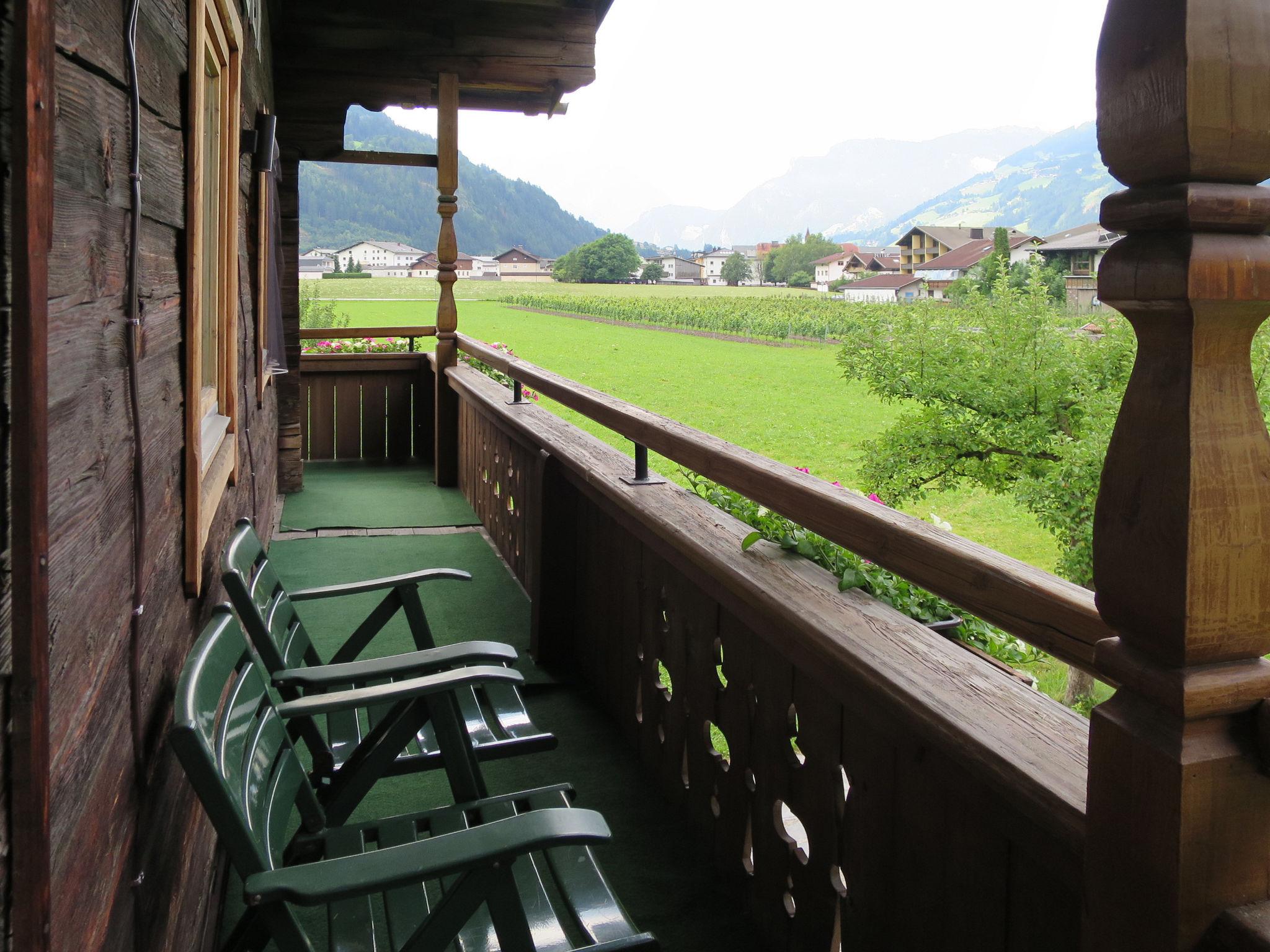 Foto 14 - Apartamento de 2 habitaciones en Zell am Ziller con jardín y terraza