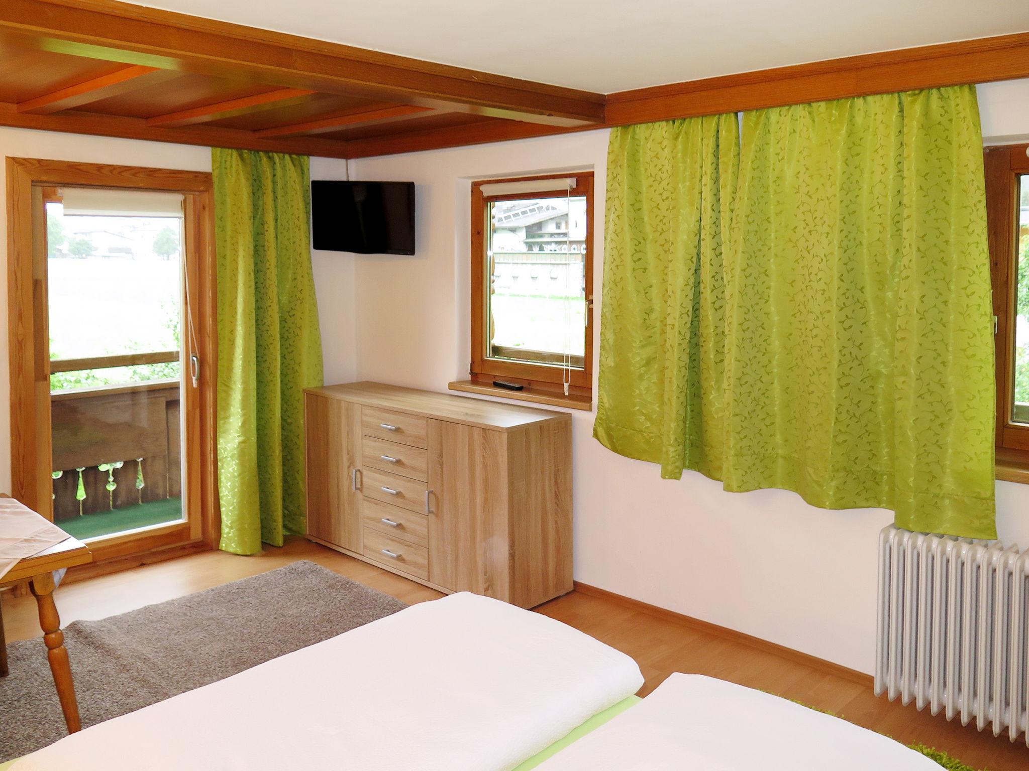 Foto 10 - Appartamento con 2 camere da letto a Zell am Ziller con giardino e vista sulle montagne