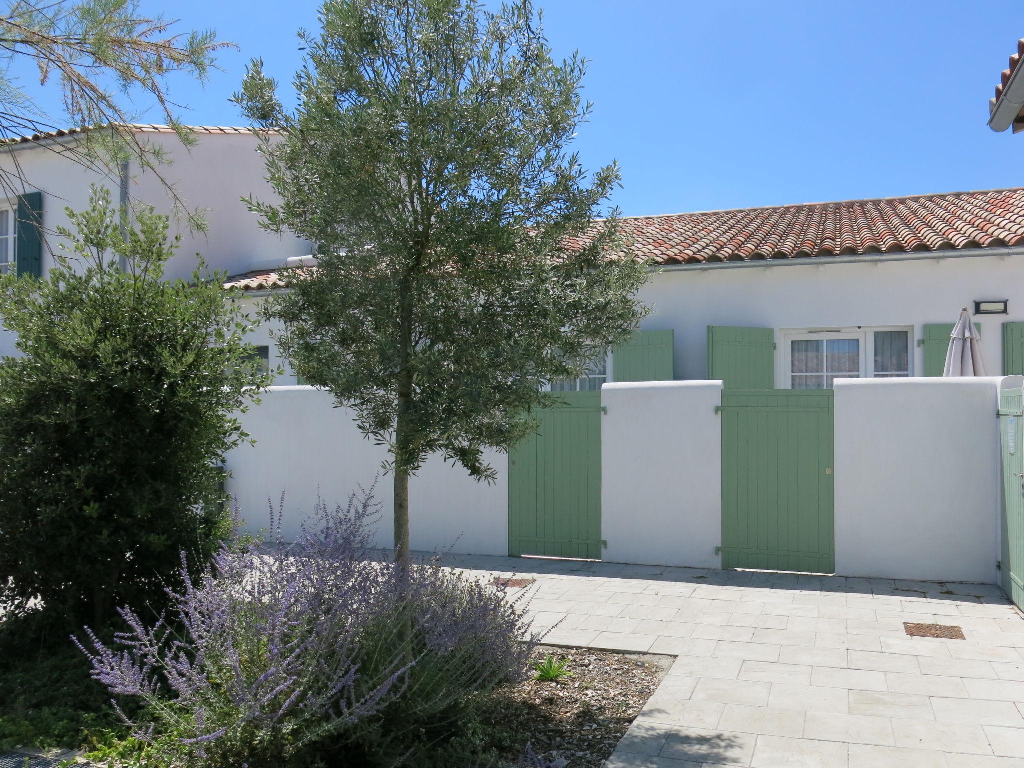 Photo 14 - Appartement de 2 chambres à Rivedoux-Plage avec piscine et vues à la mer