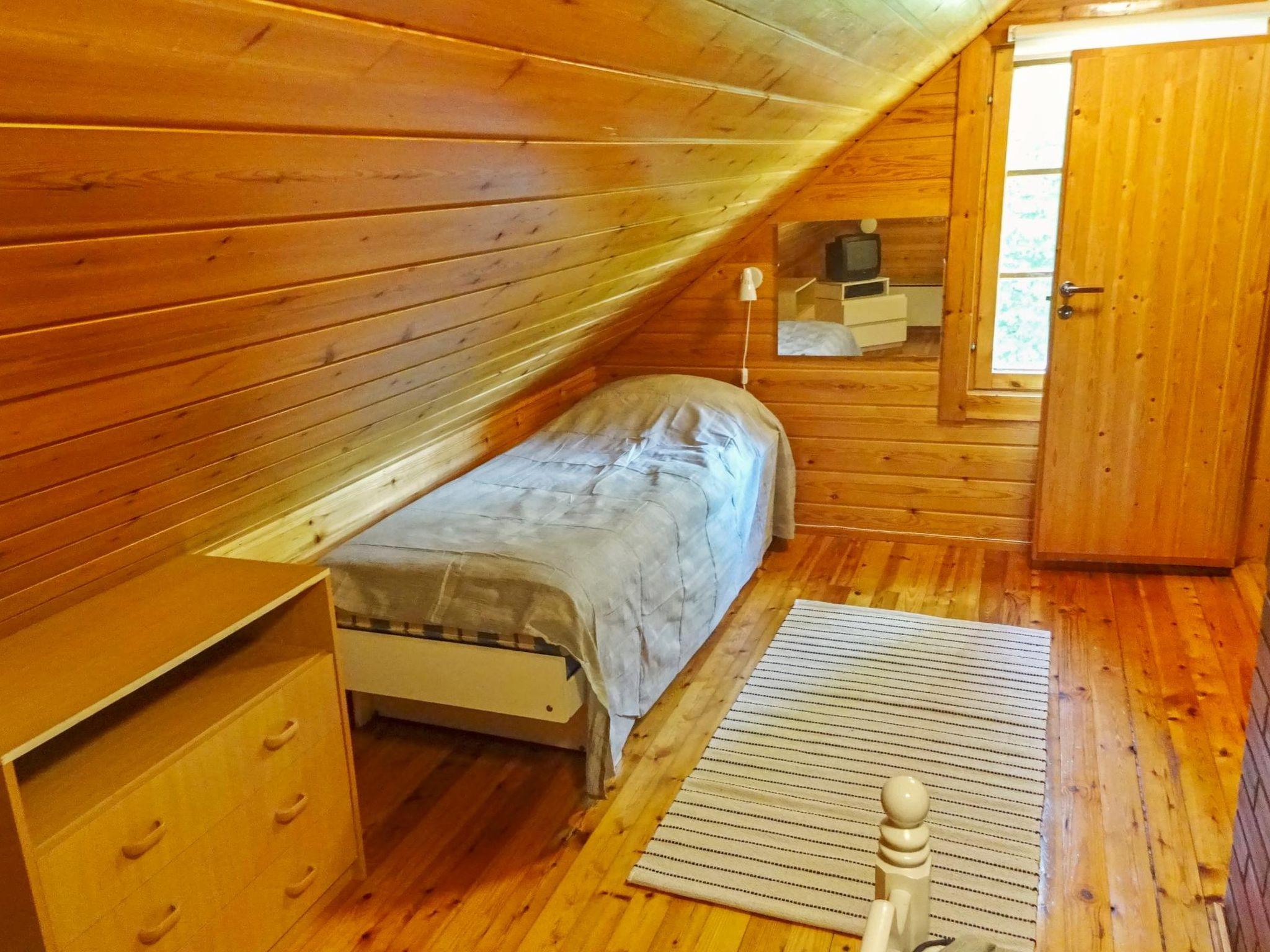 Foto 18 - Casa de 1 quarto em Outokumpu com sauna