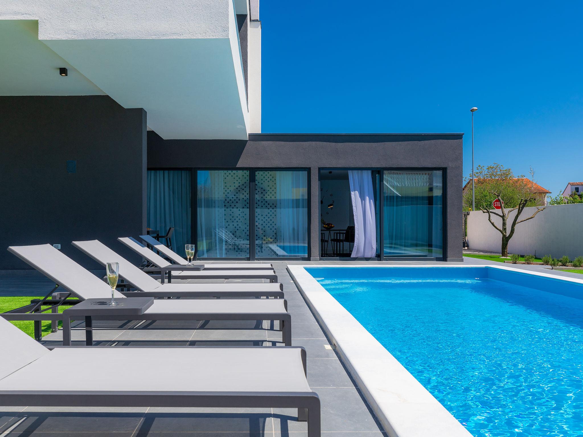 Foto 15 - Casa con 3 camere da letto a Fažana con piscina privata e vista mare