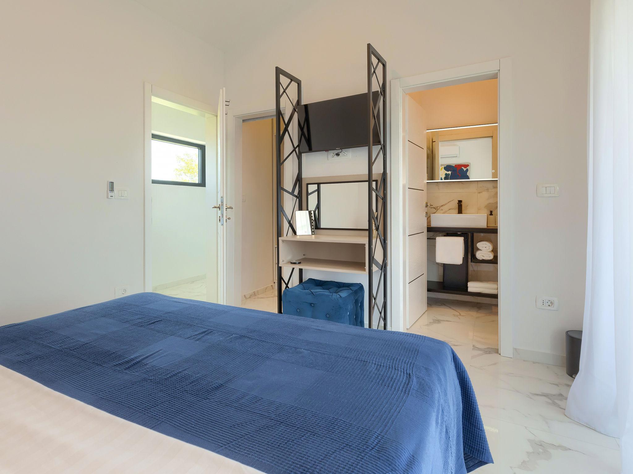 Foto 29 - Casa con 3 camere da letto a Fažana con piscina privata e vista mare